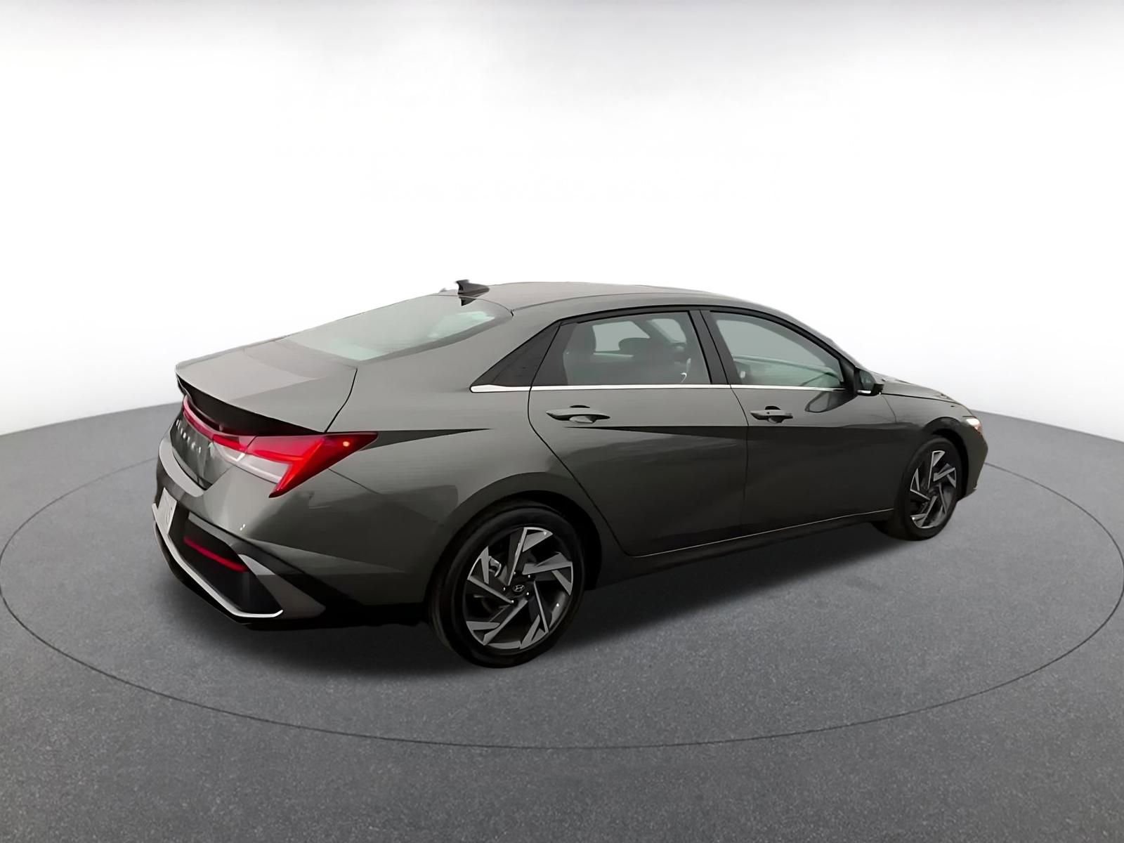 Thumbnail: 2025 Hyundai Elantra - 15