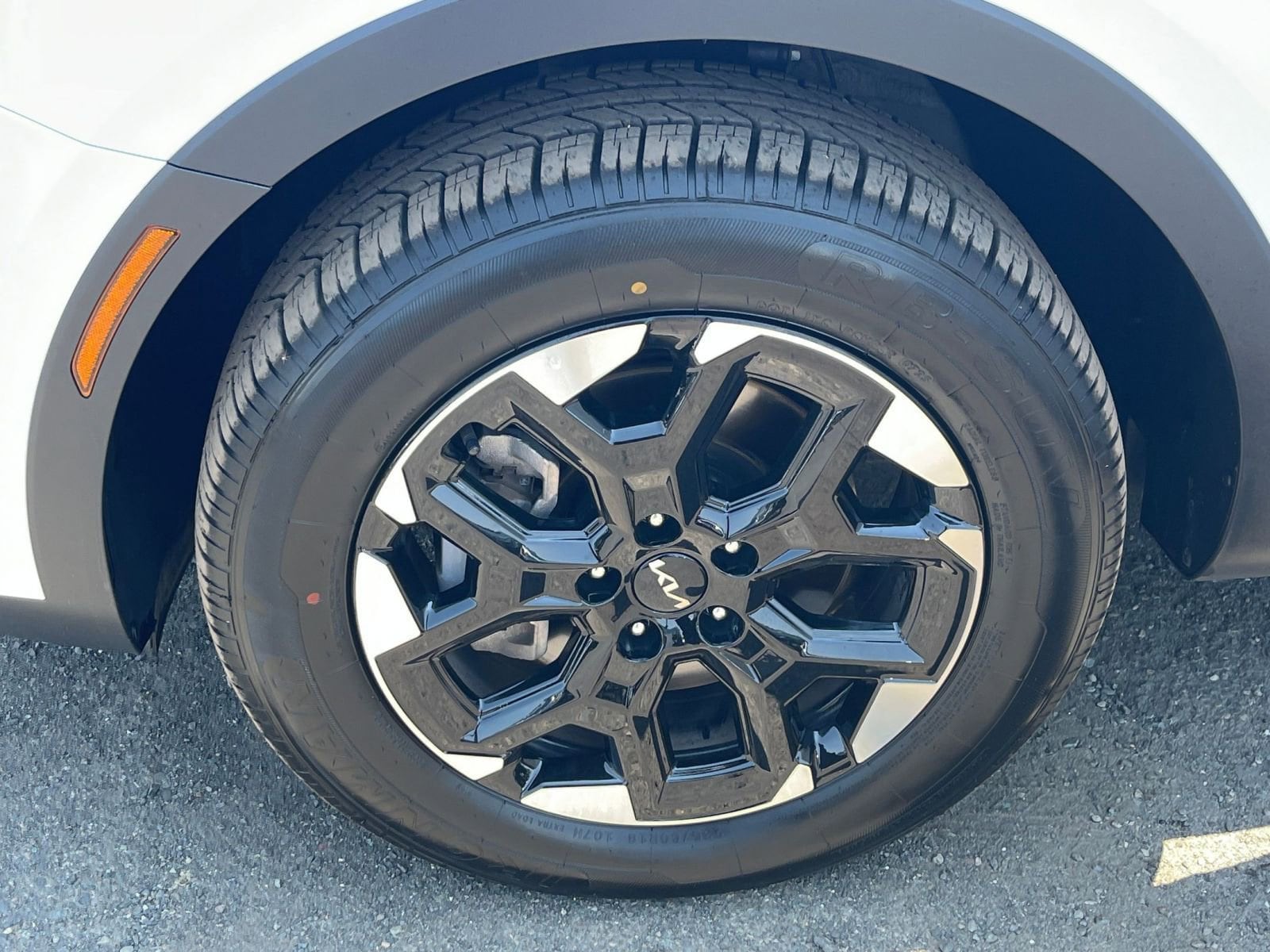 2024 Kia Sorento S 30