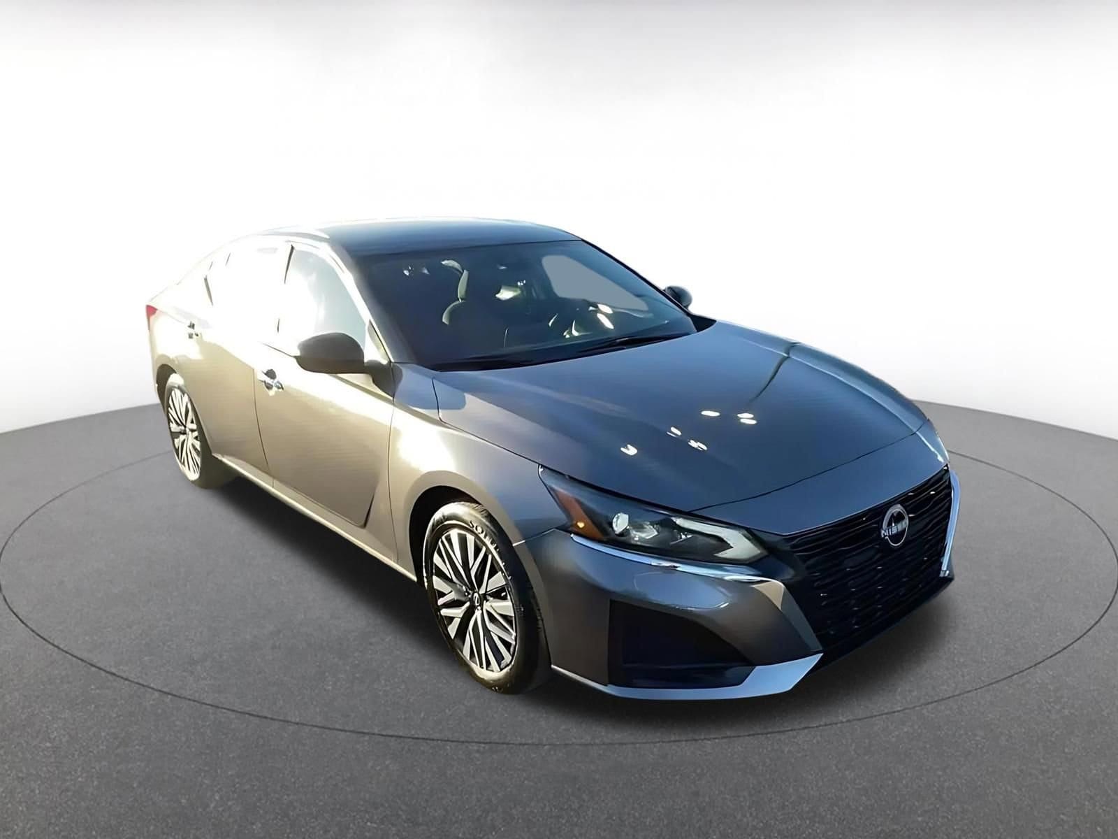 Thumbnail: 2025 Nissan Altima - 3