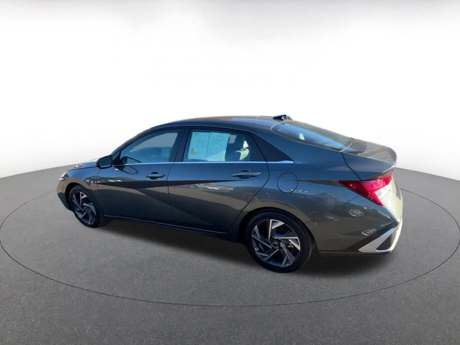 Thumbnail: 2025 Hyundai Elantra - 10