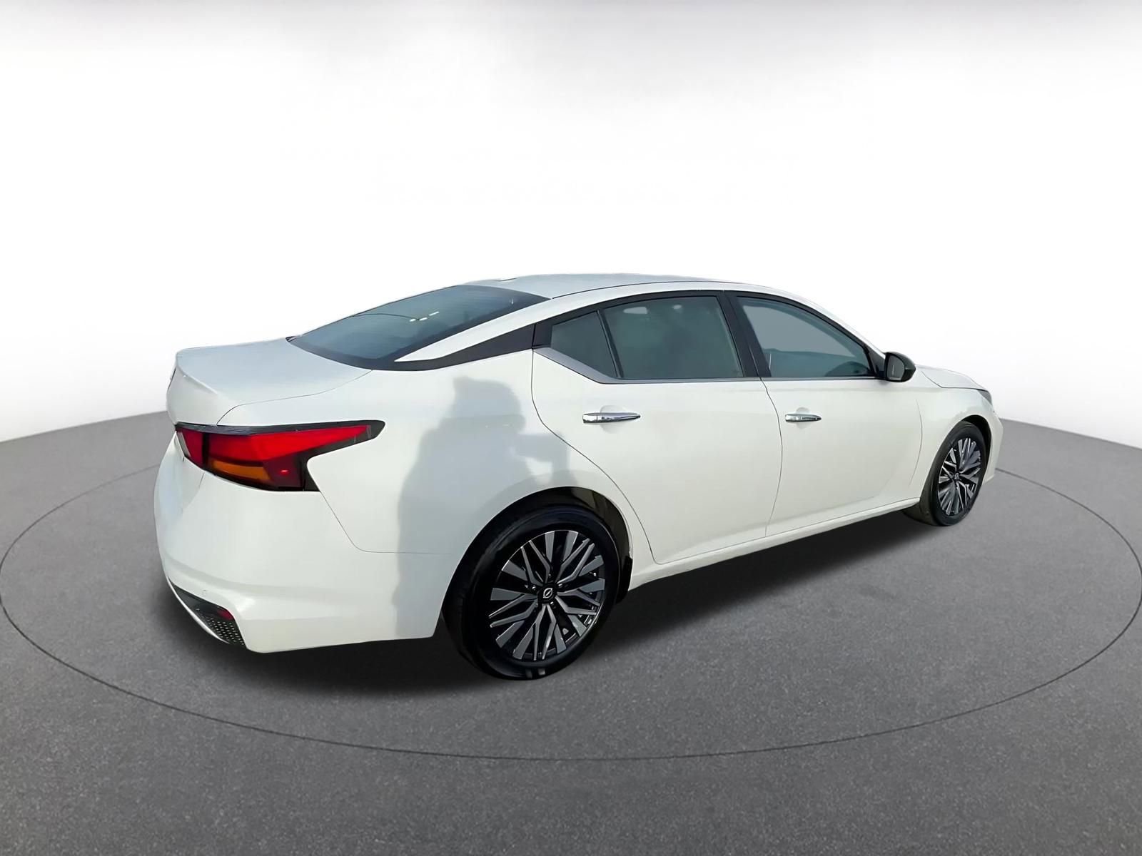 Thumbnail: 2025 Nissan Altima - 15