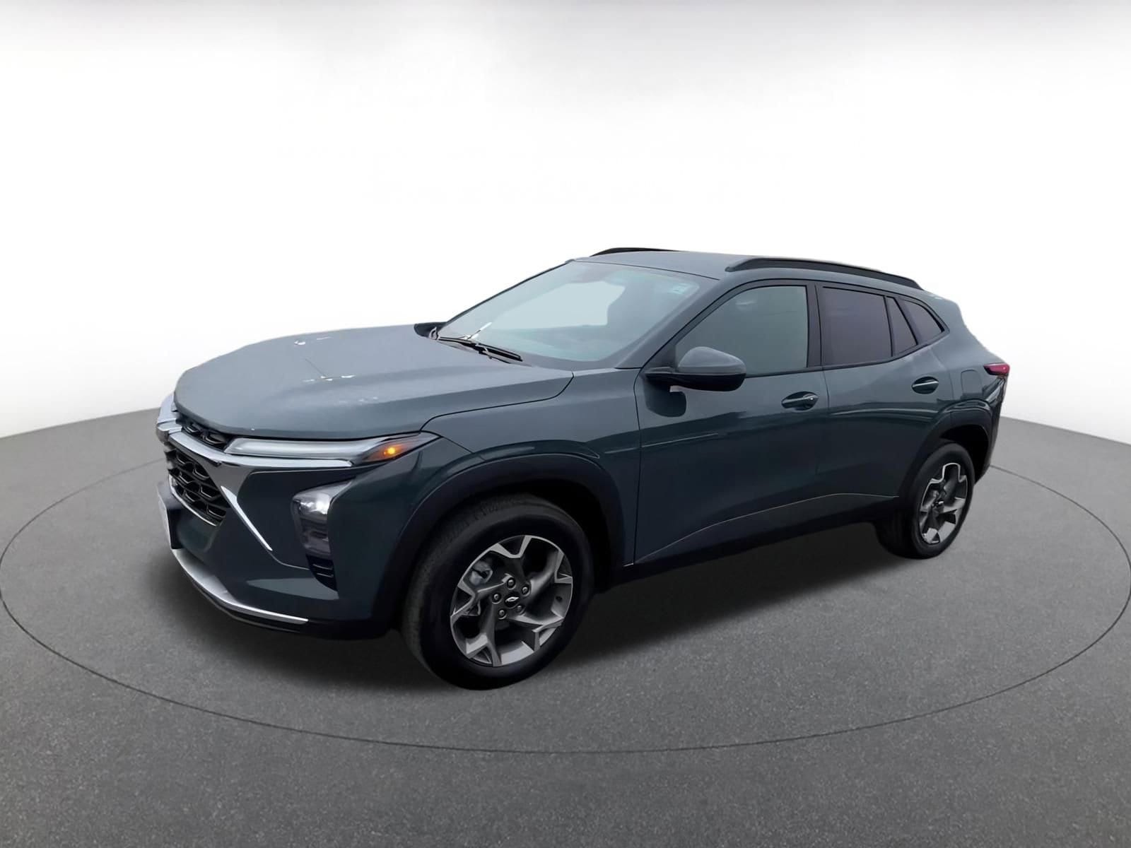 Thumbnail: 2025 Chevrolet Trax - 8