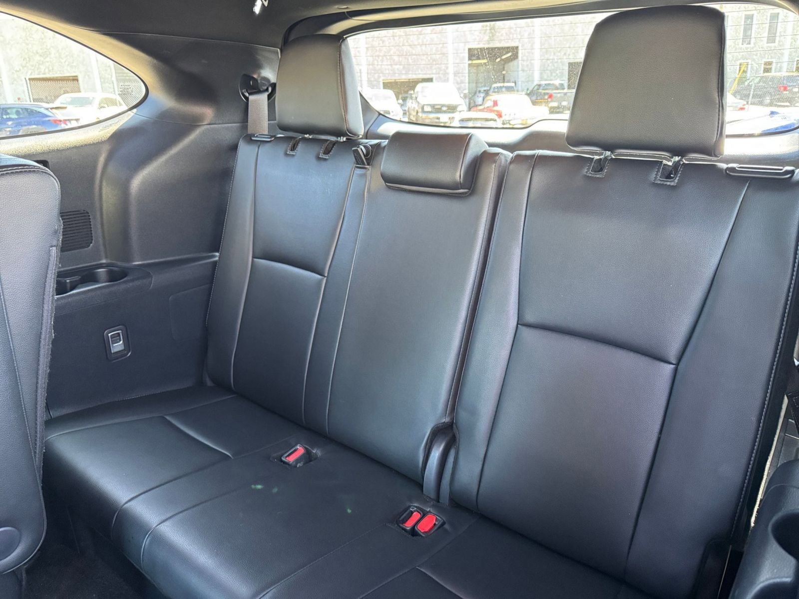 Thumbnail: 2025 Toyota Highlander - 32