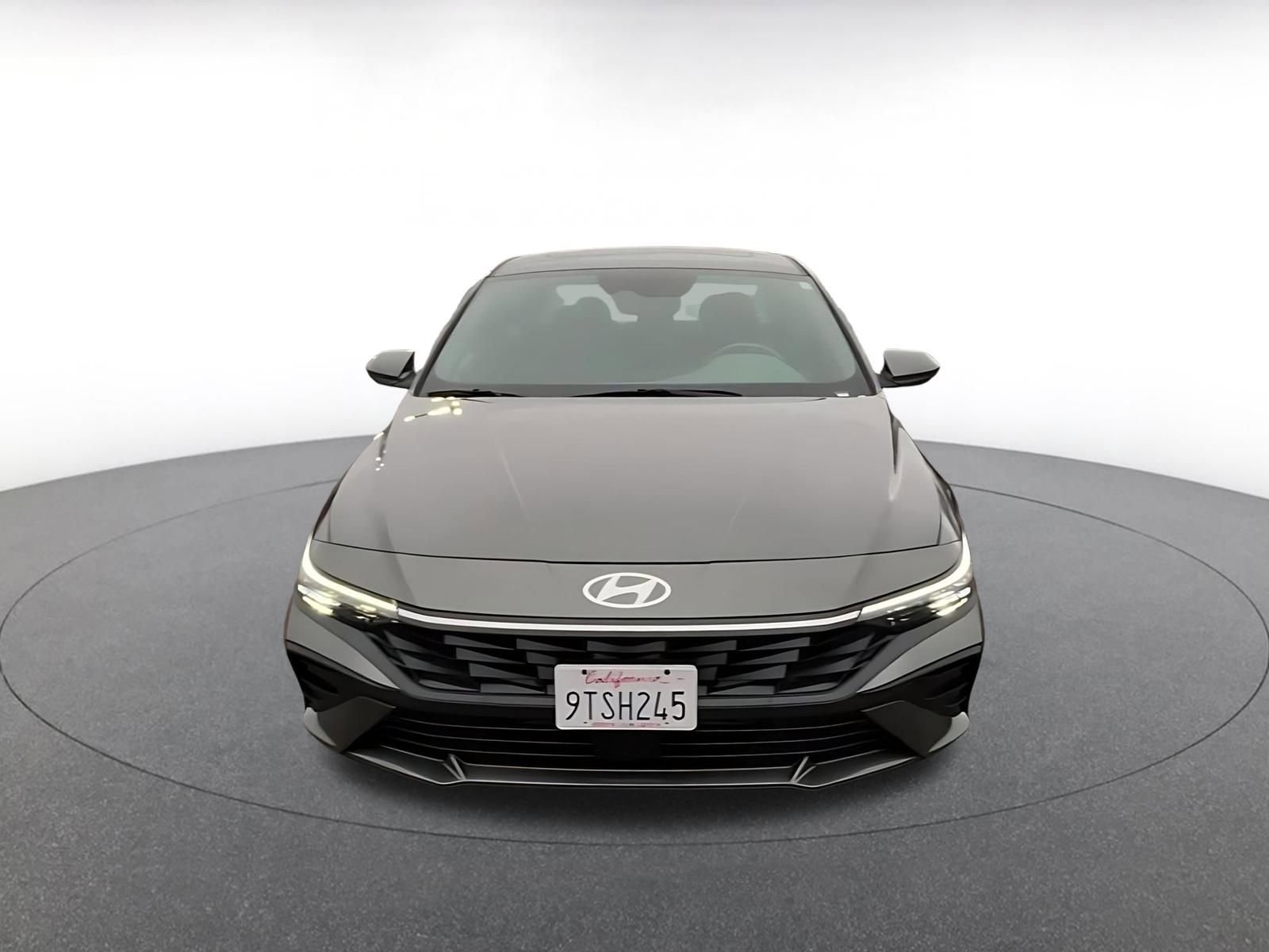 Thumbnail: 2025 Hyundai Elantra - 4