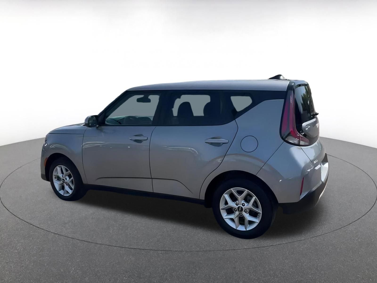 2023 Kia Soul LX 10