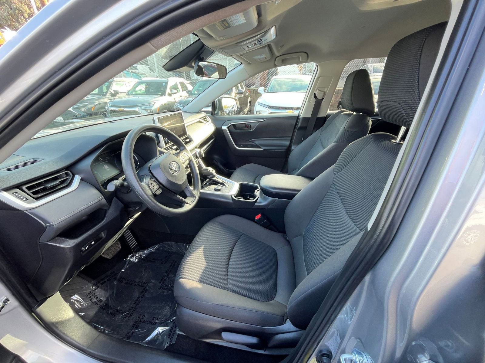 Thumbnail: 2025 Toyota RAV4 - 25