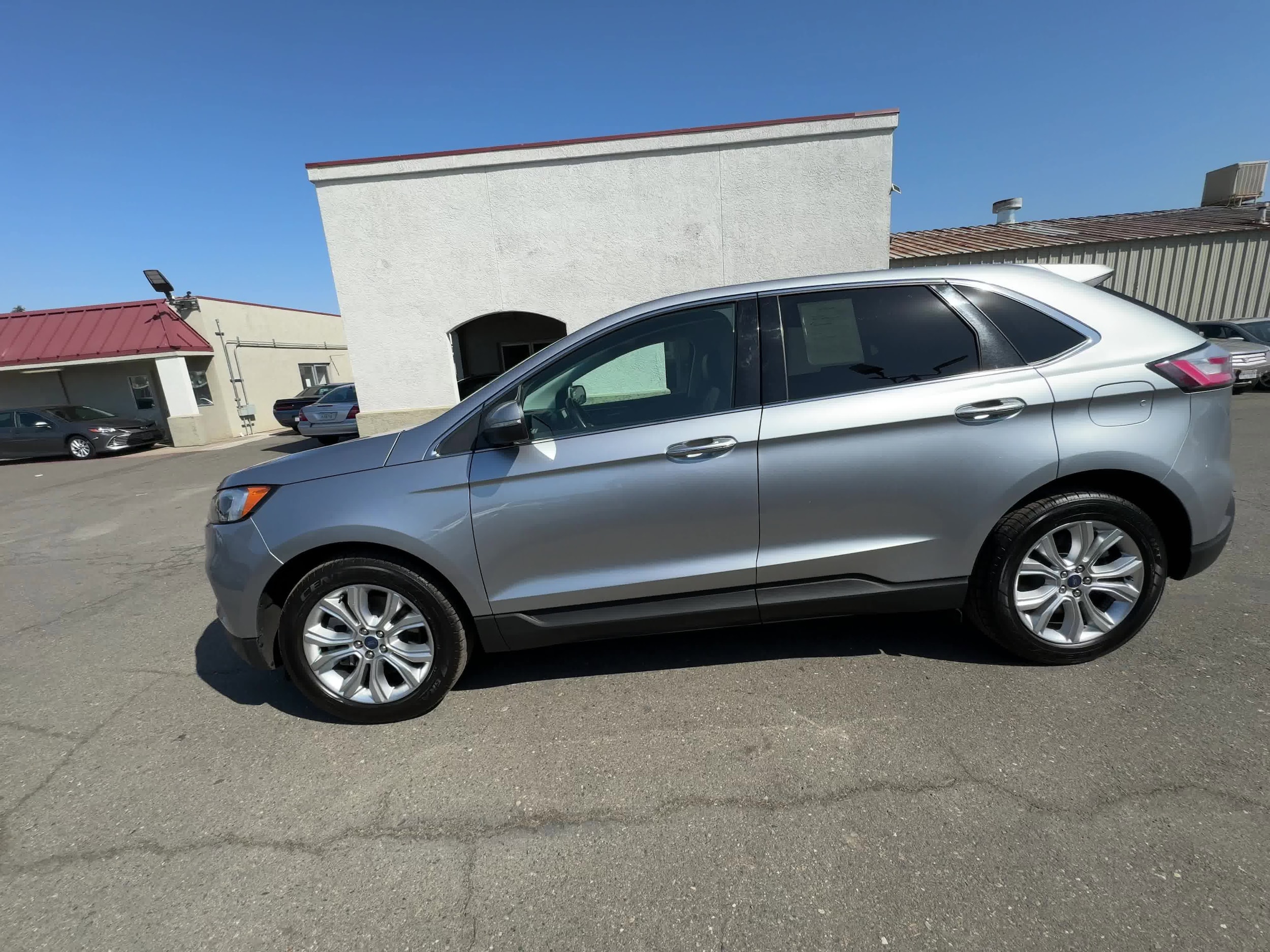 2022 Ford Edge Titanium 12