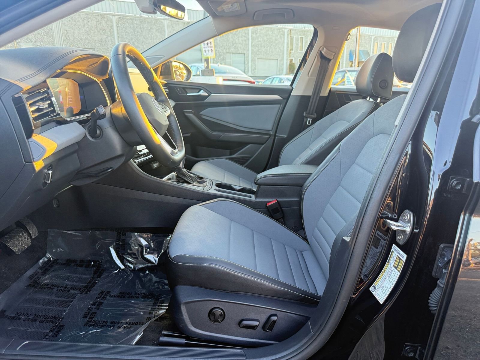 Thumbnail: 2025 Volkswagen Jetta - 27