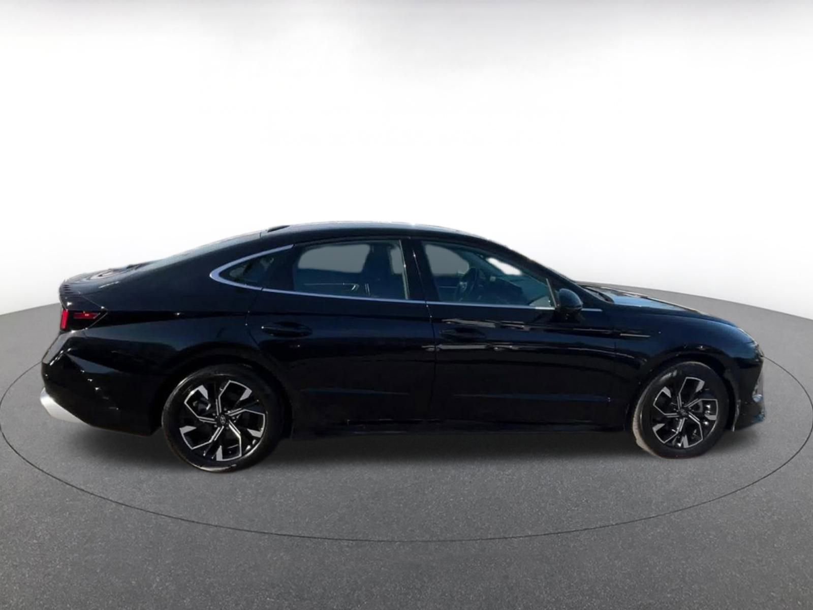 Thumbnail: 2025 Hyundai Sonata - 16