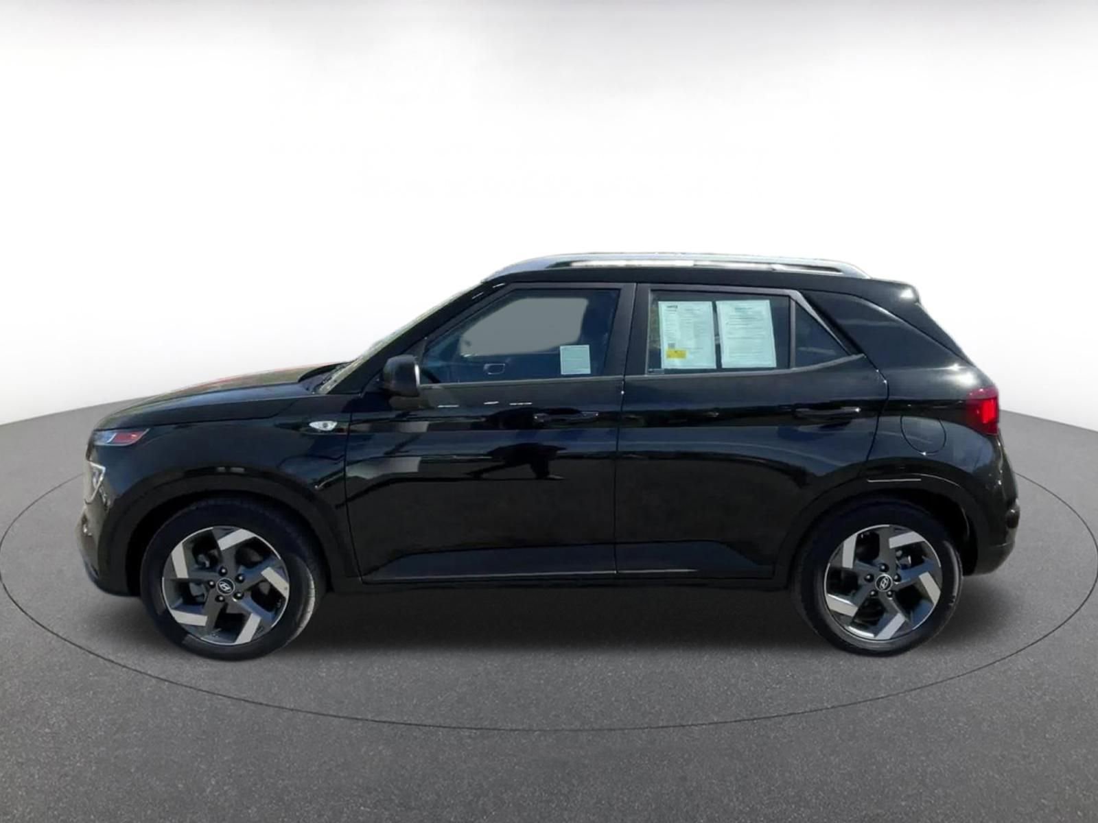 Thumbnail: 2025 Hyundai Venue - 9