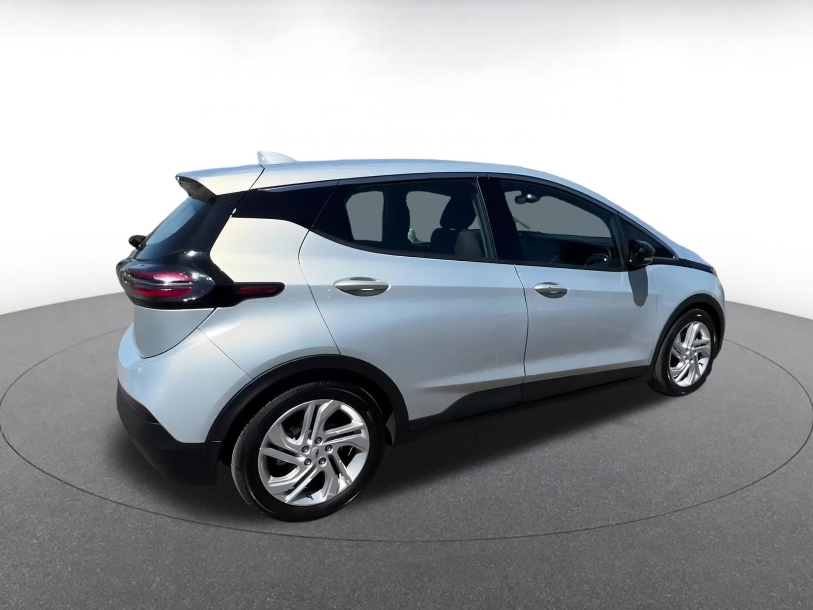 Thumbnail: 2023 Chevrolet Bolt EV - 15