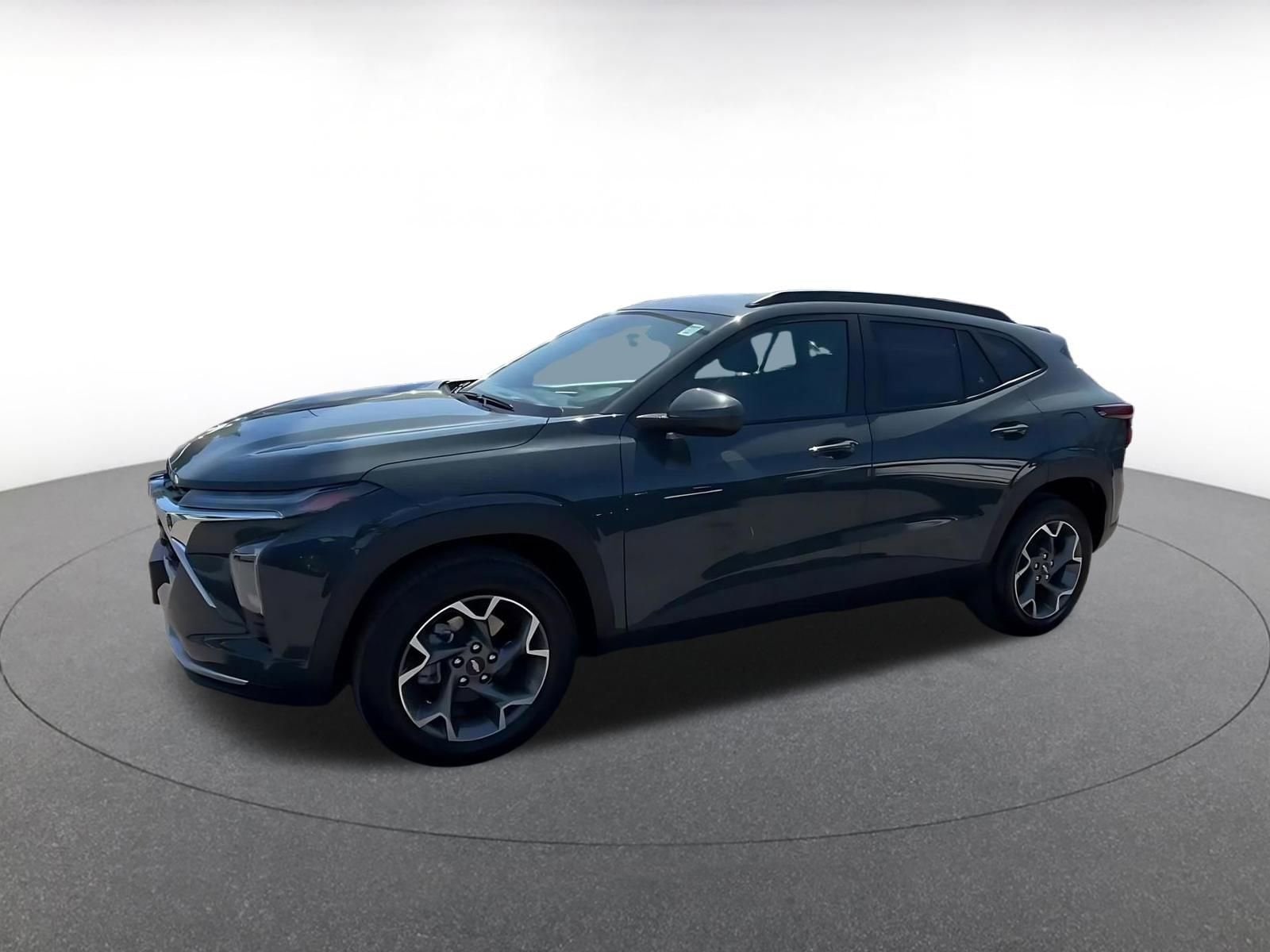 Thumbnail: 2025 Chevrolet Trax - 8