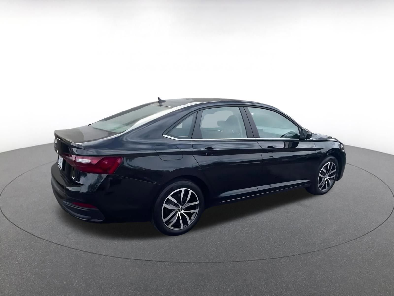 Thumbnail: 2025 Volkswagen Jetta - 14