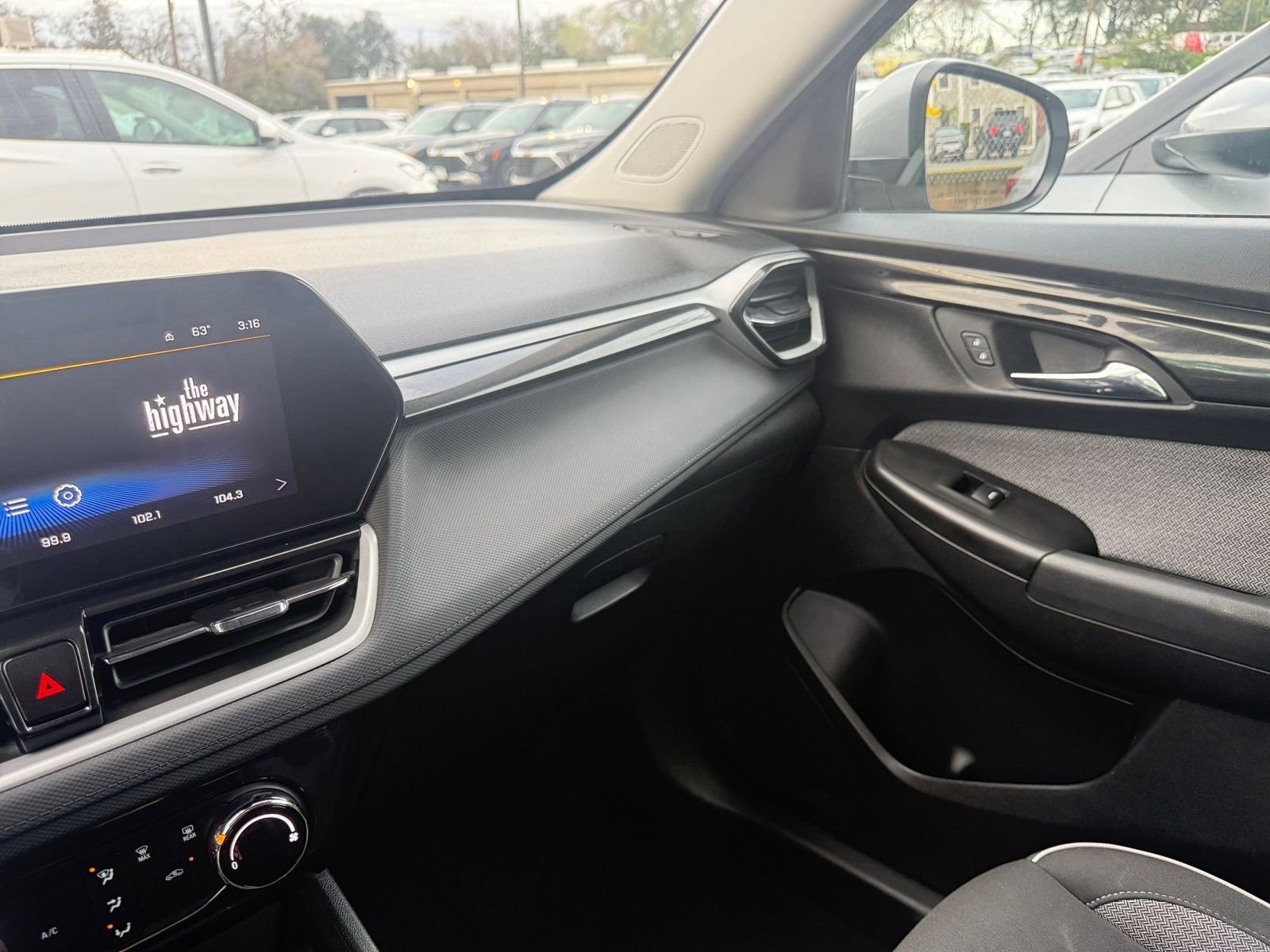 Thumbnail: 2025 Chevrolet TrailBlazer - 35