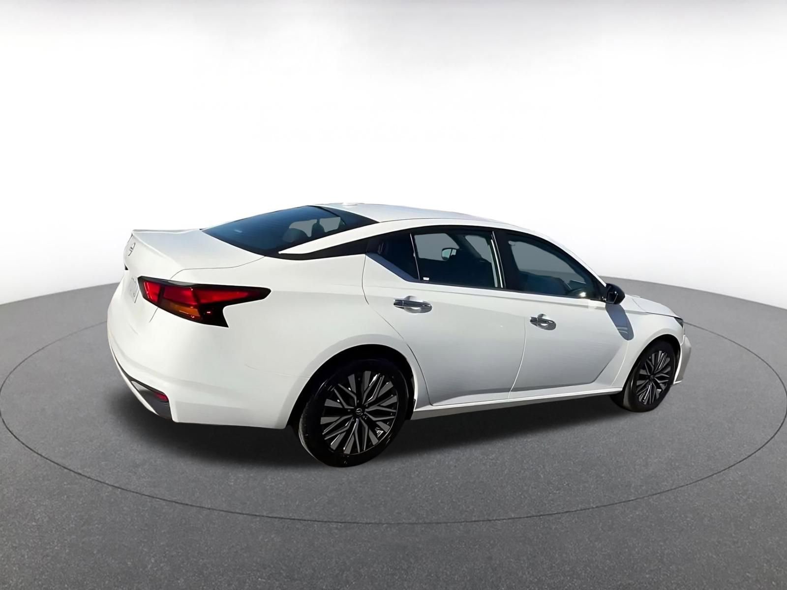 Thumbnail: 2025 Nissan Altima - 14