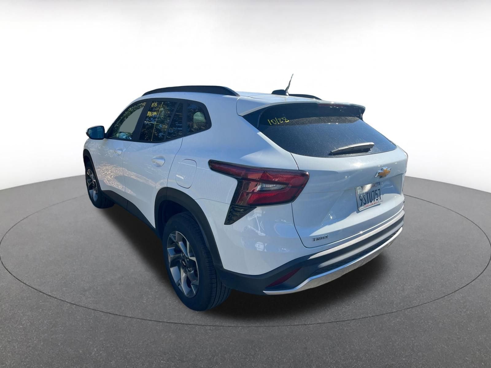 Thumbnail: 2025 Chevrolet Trax - 3