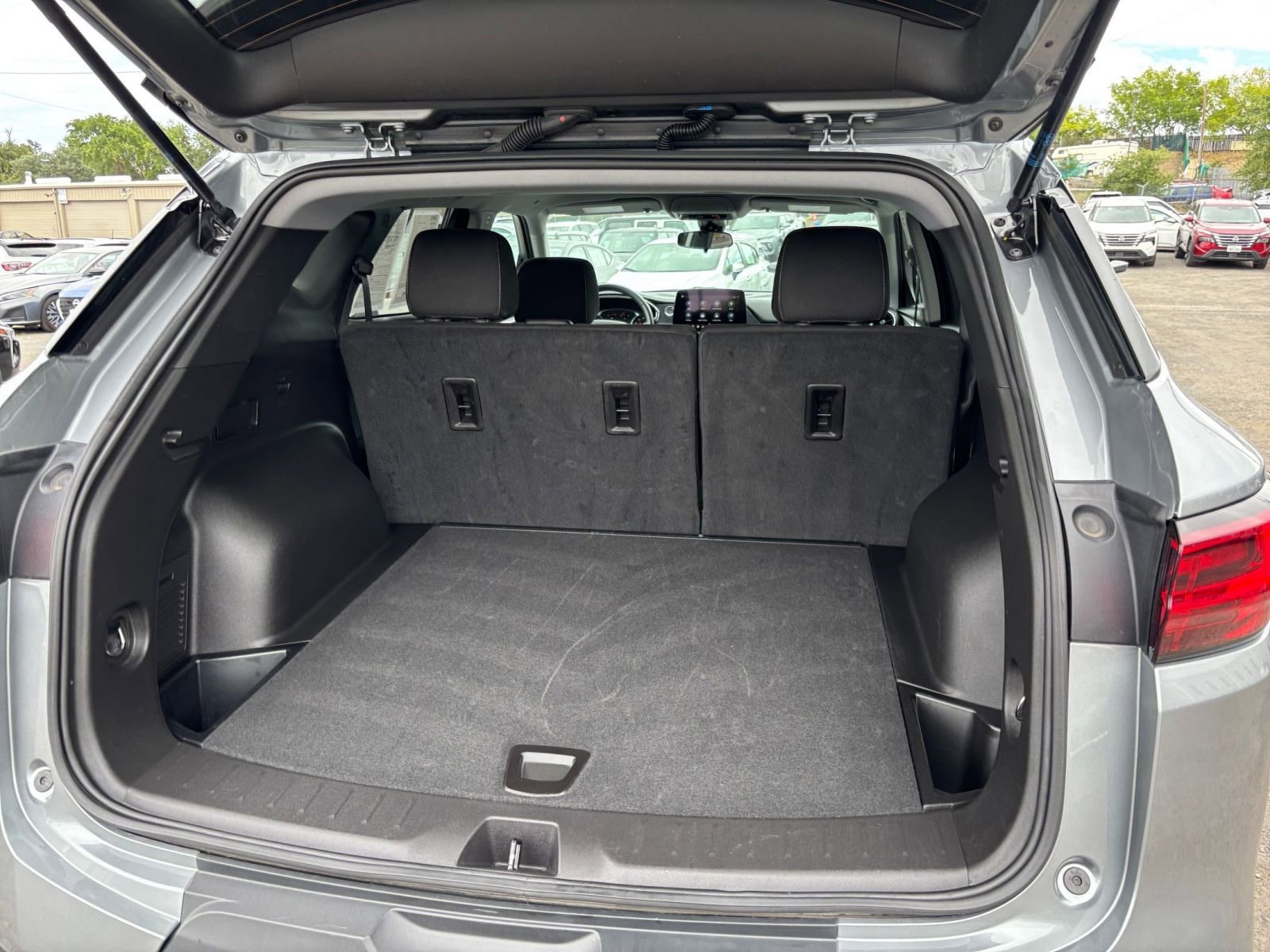 Thumbnail: 2025 Chevrolet Blazer - 33