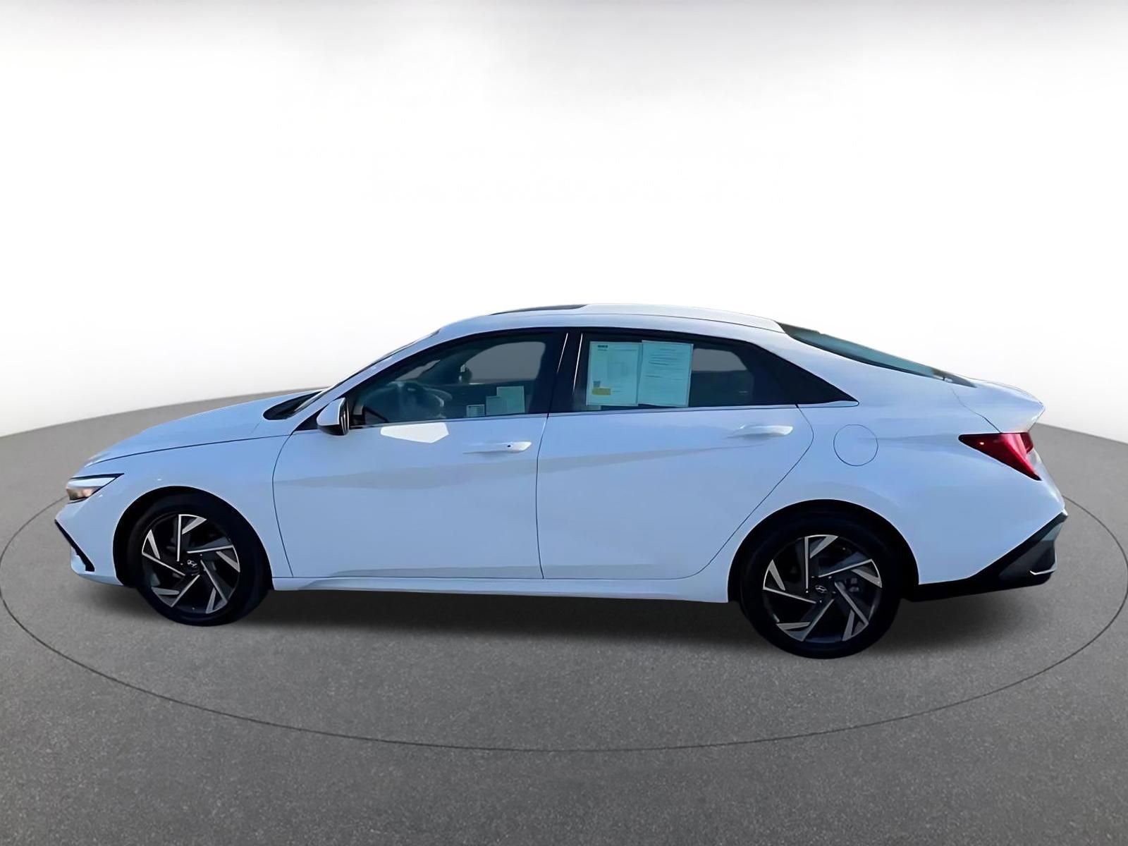 Thumbnail: 2025 Hyundai Elantra - 9