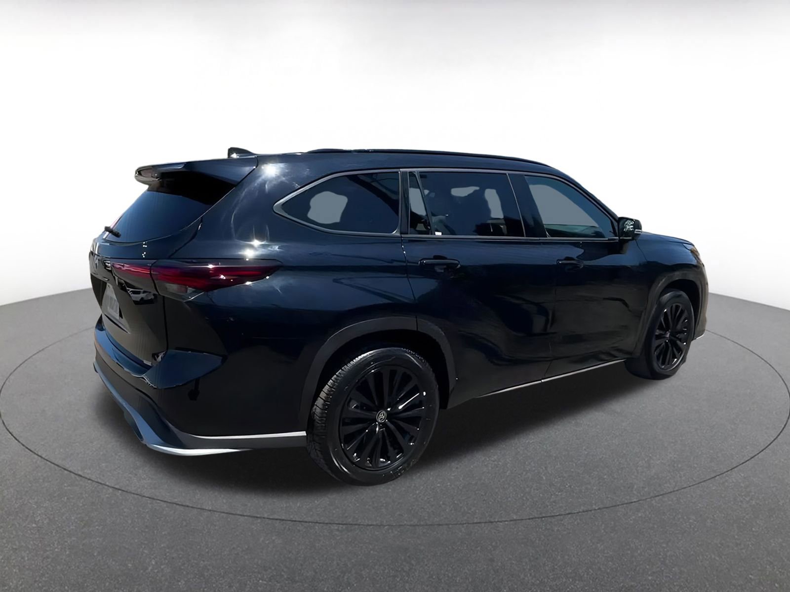 Thumbnail: 2024 Toyota Highlander - 15