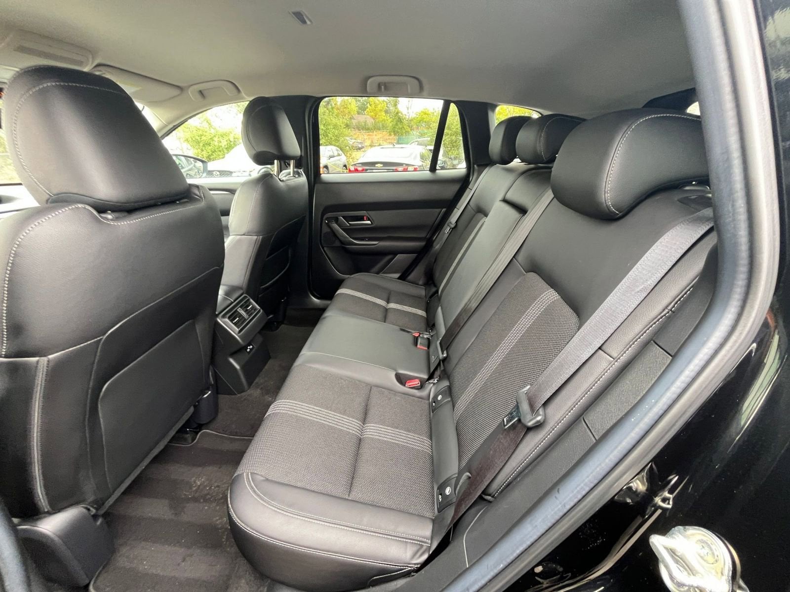 Thumbnail: 2025 Mazda CX-50 - 25