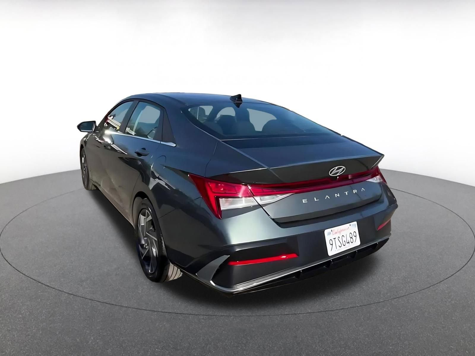 Thumbnail: 2025 Hyundai Elantra - 11