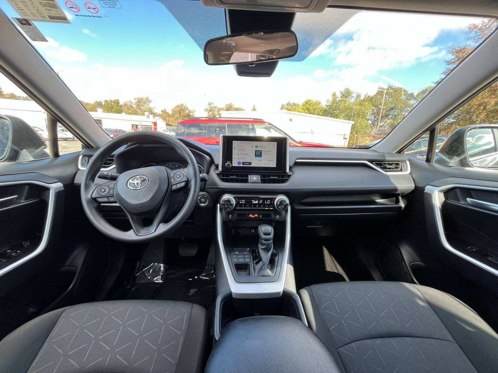 Thumbnail: 2025 Toyota RAV4 - 33