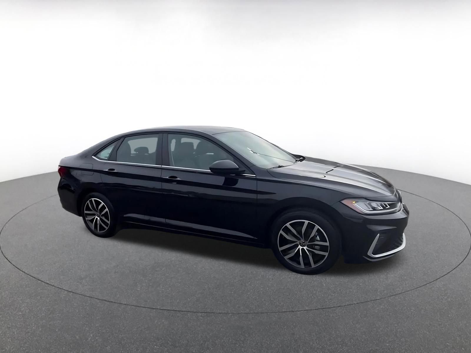 Thumbnail: 2025 Volkswagen Jetta - 2