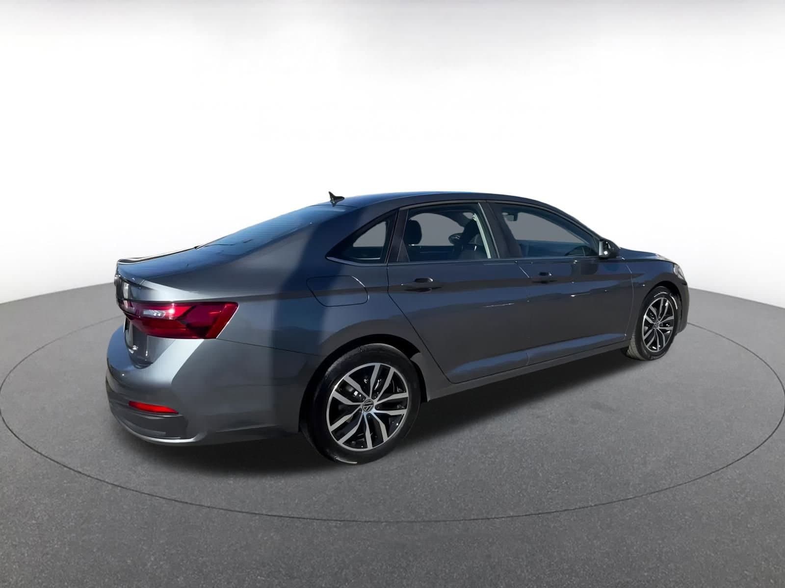 Thumbnail: 2025 Volkswagen Jetta - 14