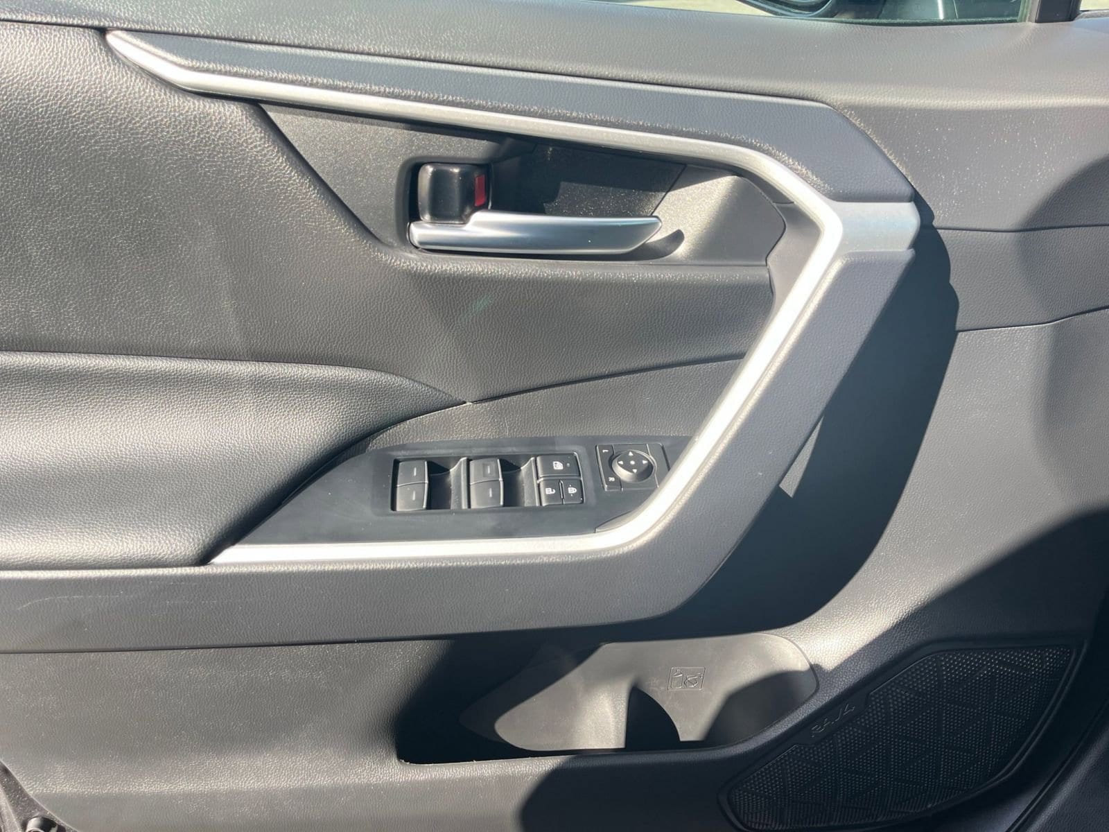 Thumbnail: 2025 Toyota RAV4 - 20