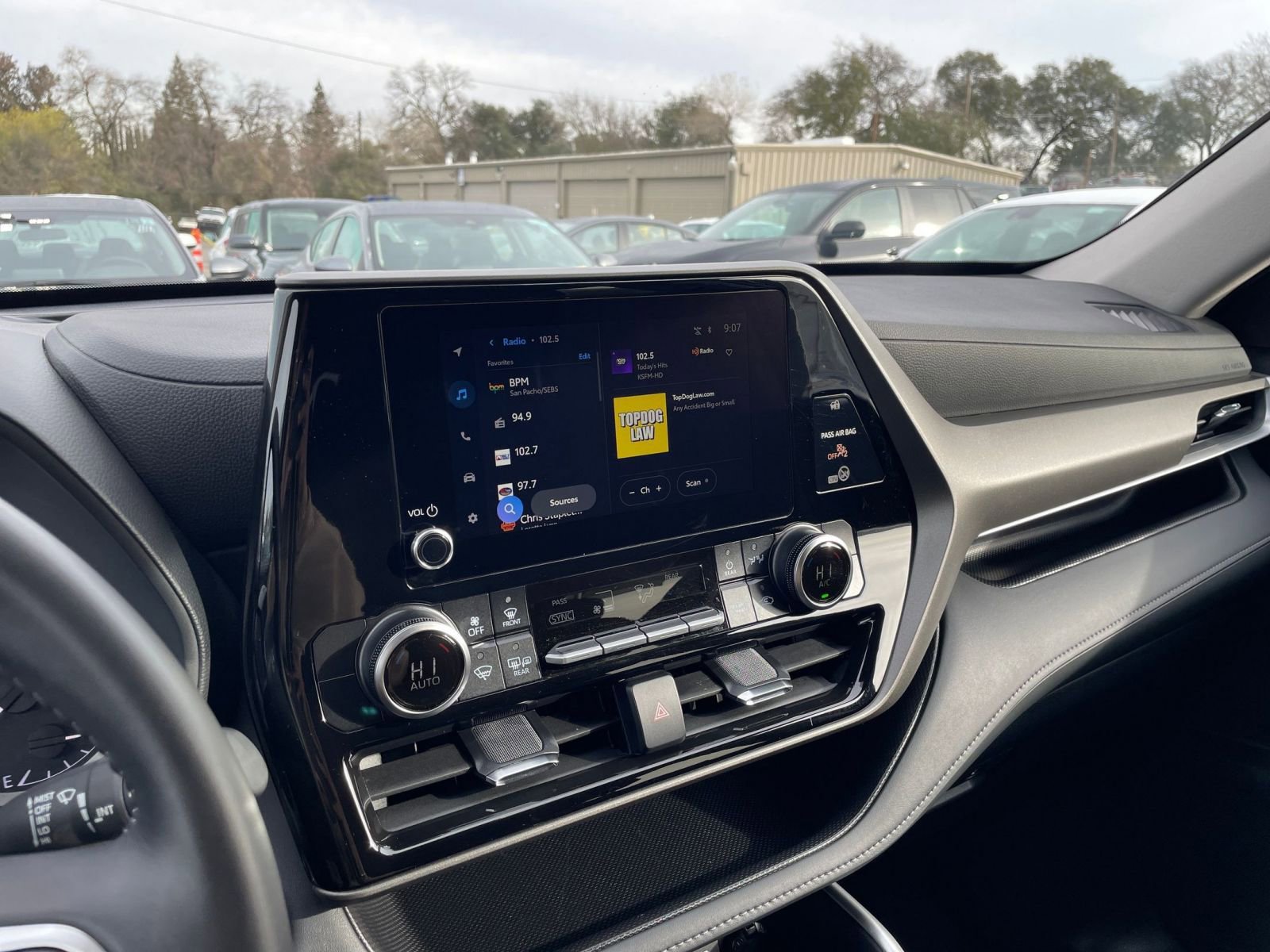 Thumbnail: 2025 Toyota Highlander - 21