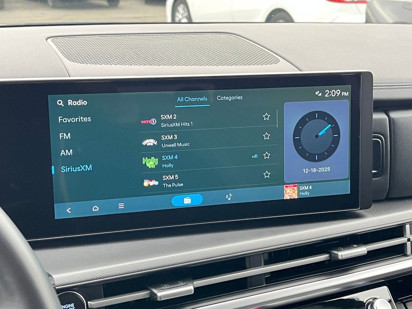 Thumbnail: 2025 Hyundai Santa Fe - 21