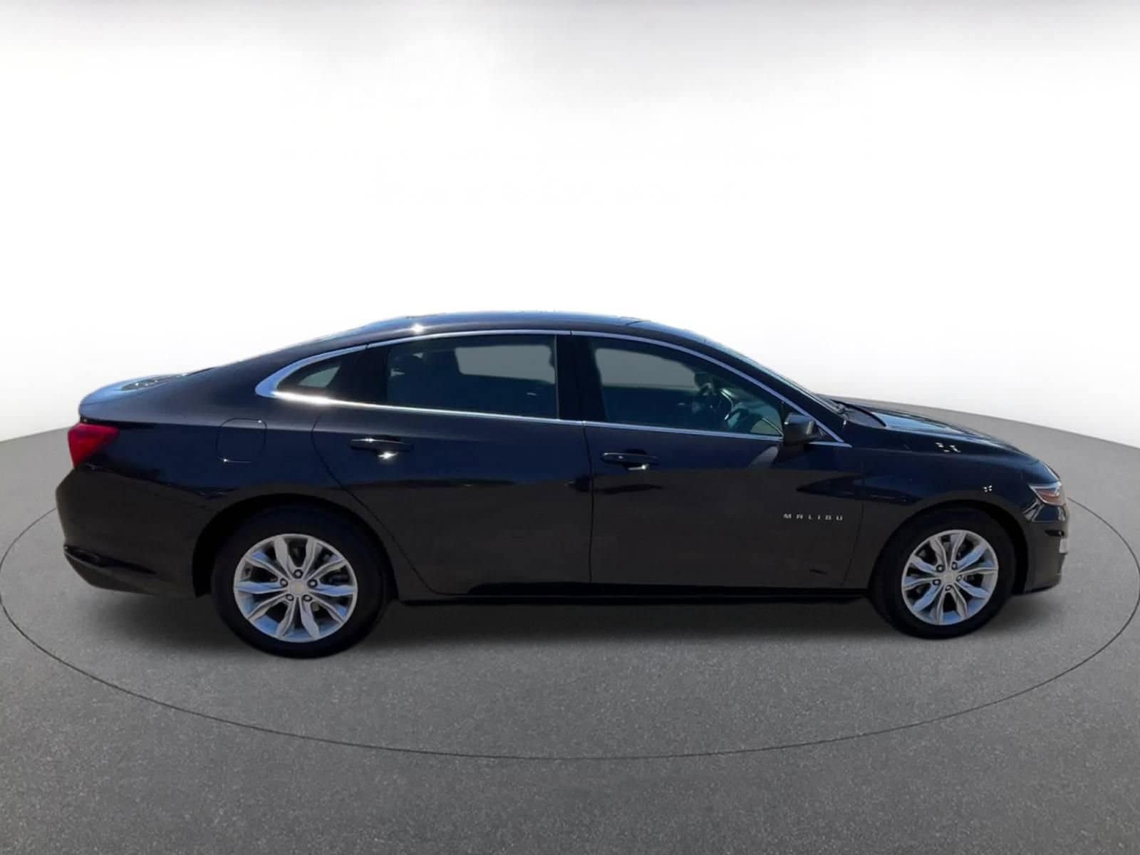 Thumbnail: 2023 Chevrolet Malibu - 16
