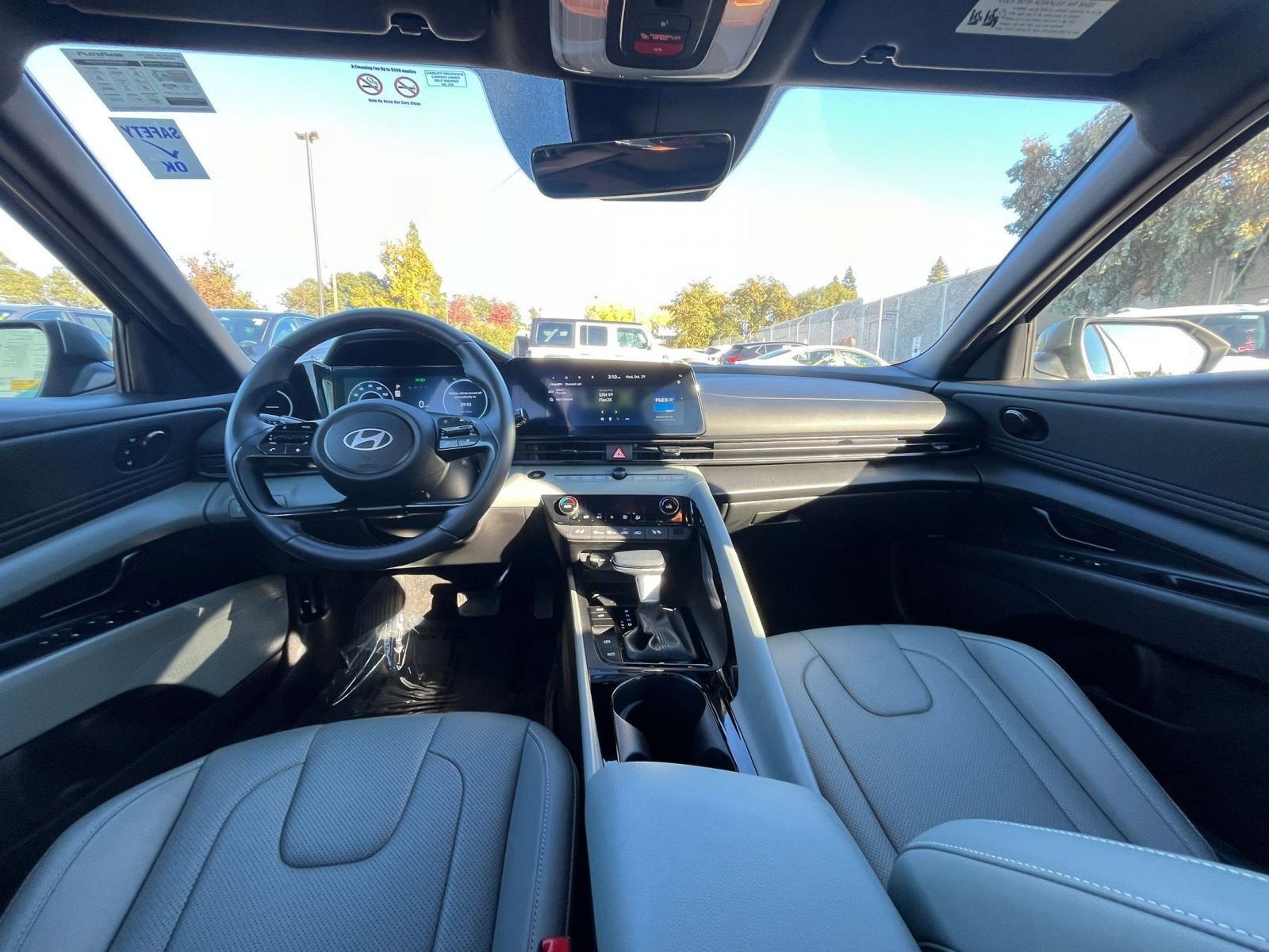 Thumbnail: 2025 Hyundai Elantra - 32