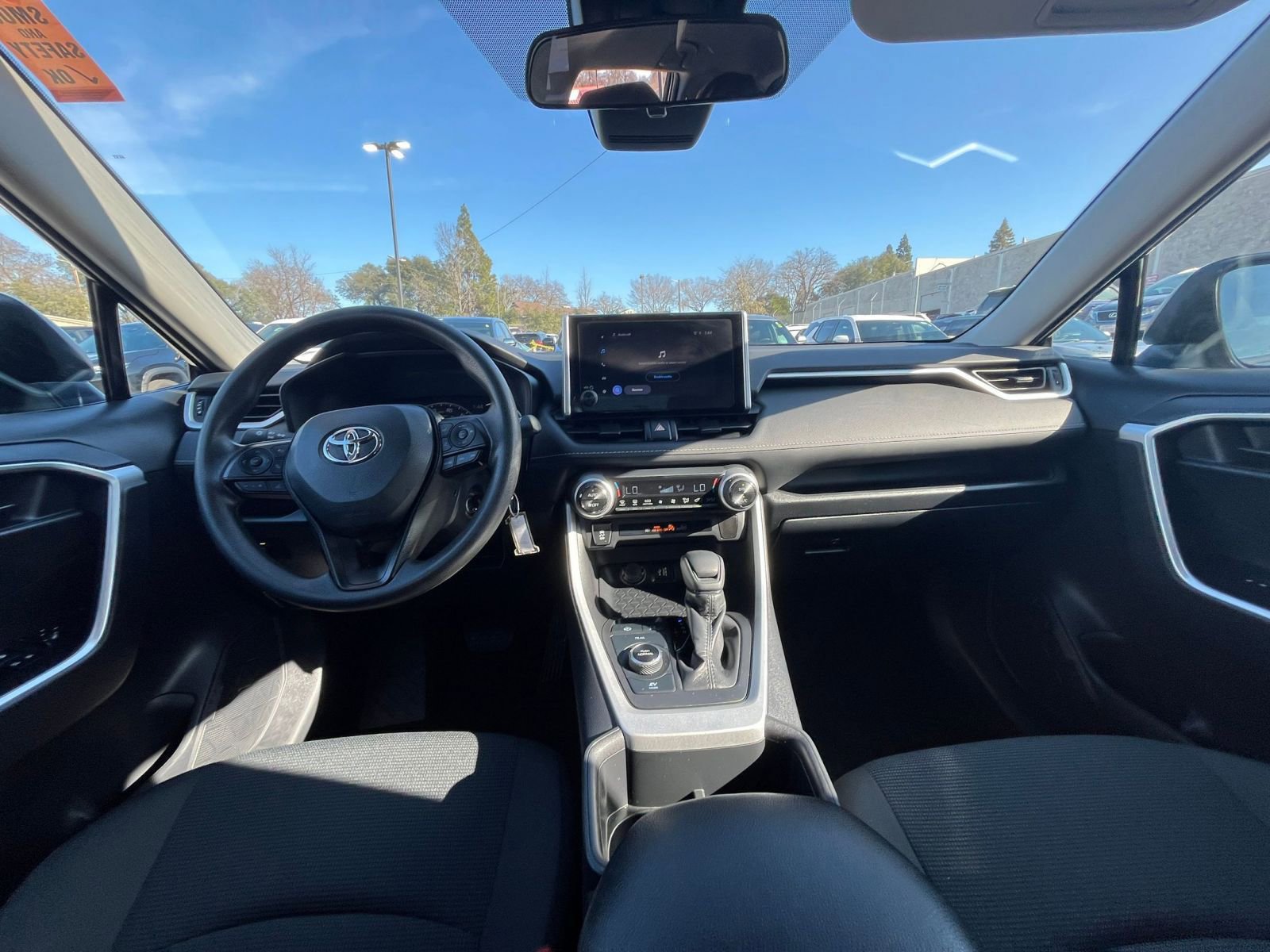 Thumbnail: 2025 Toyota RAV4 - 32