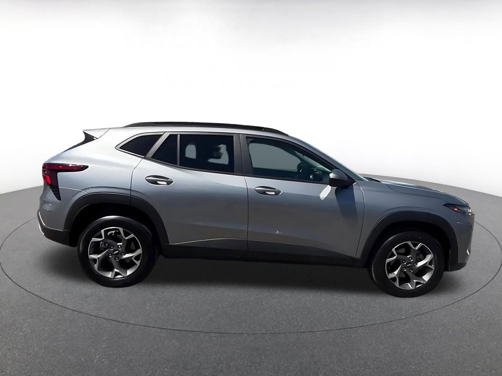 Thumbnail: 2025 Chevrolet Trax - 16