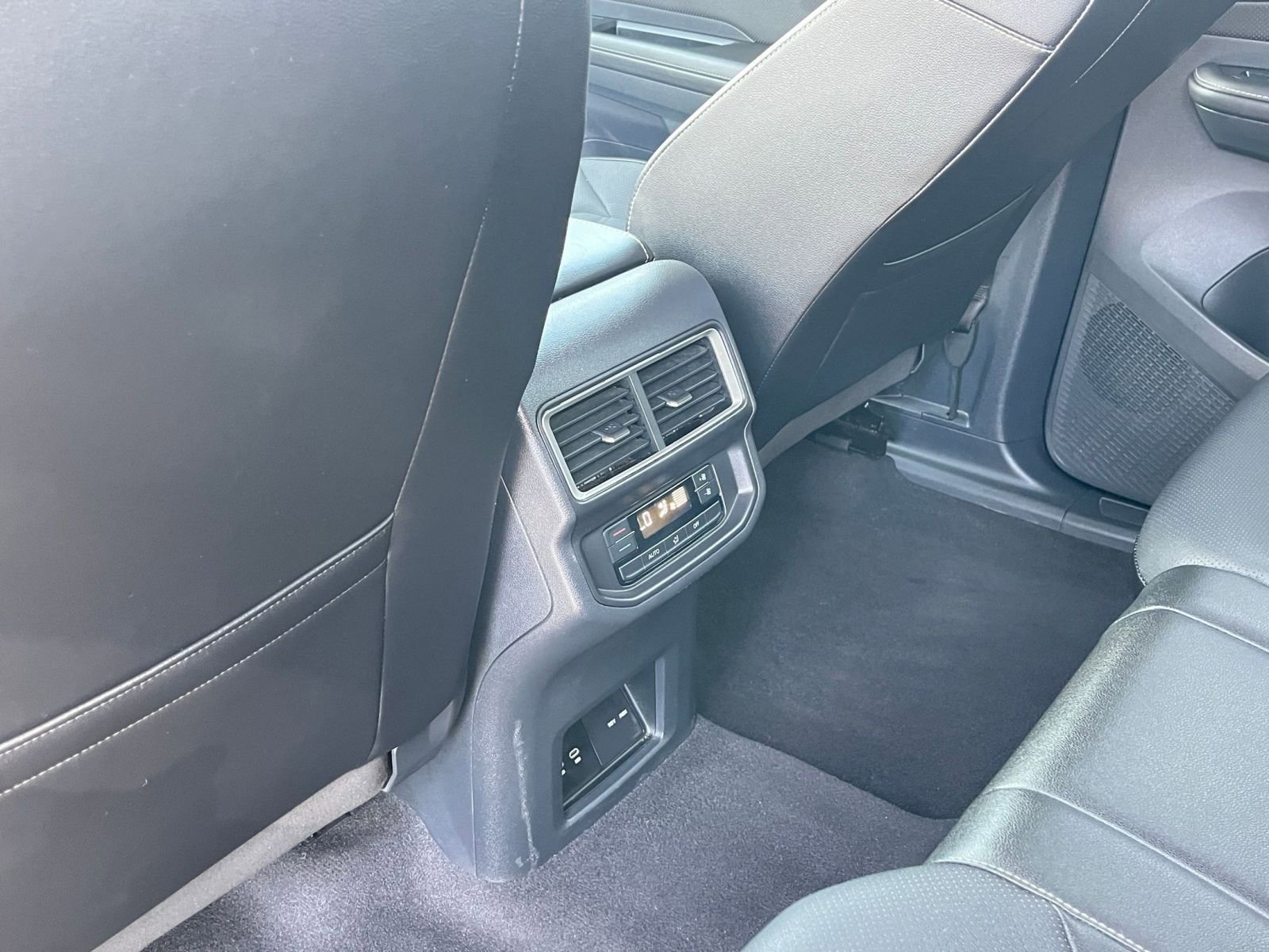 Thumbnail: 2025 Volkswagen Atlas - 25