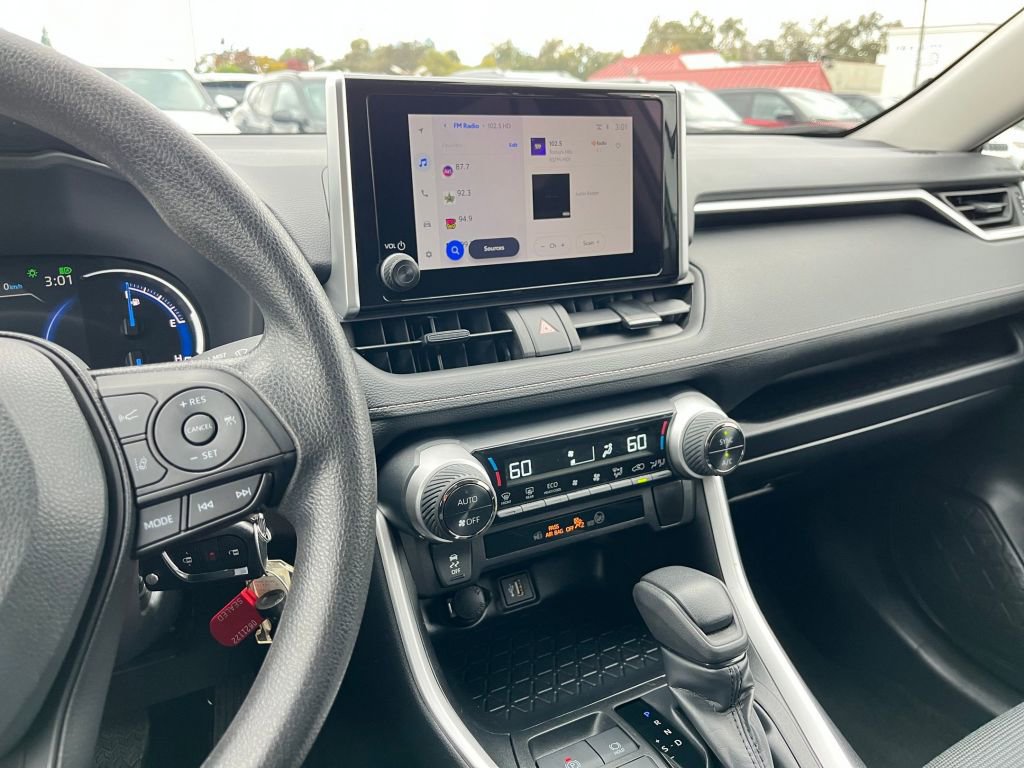 Thumbnail: 2025 Toyota RAV4 - 29