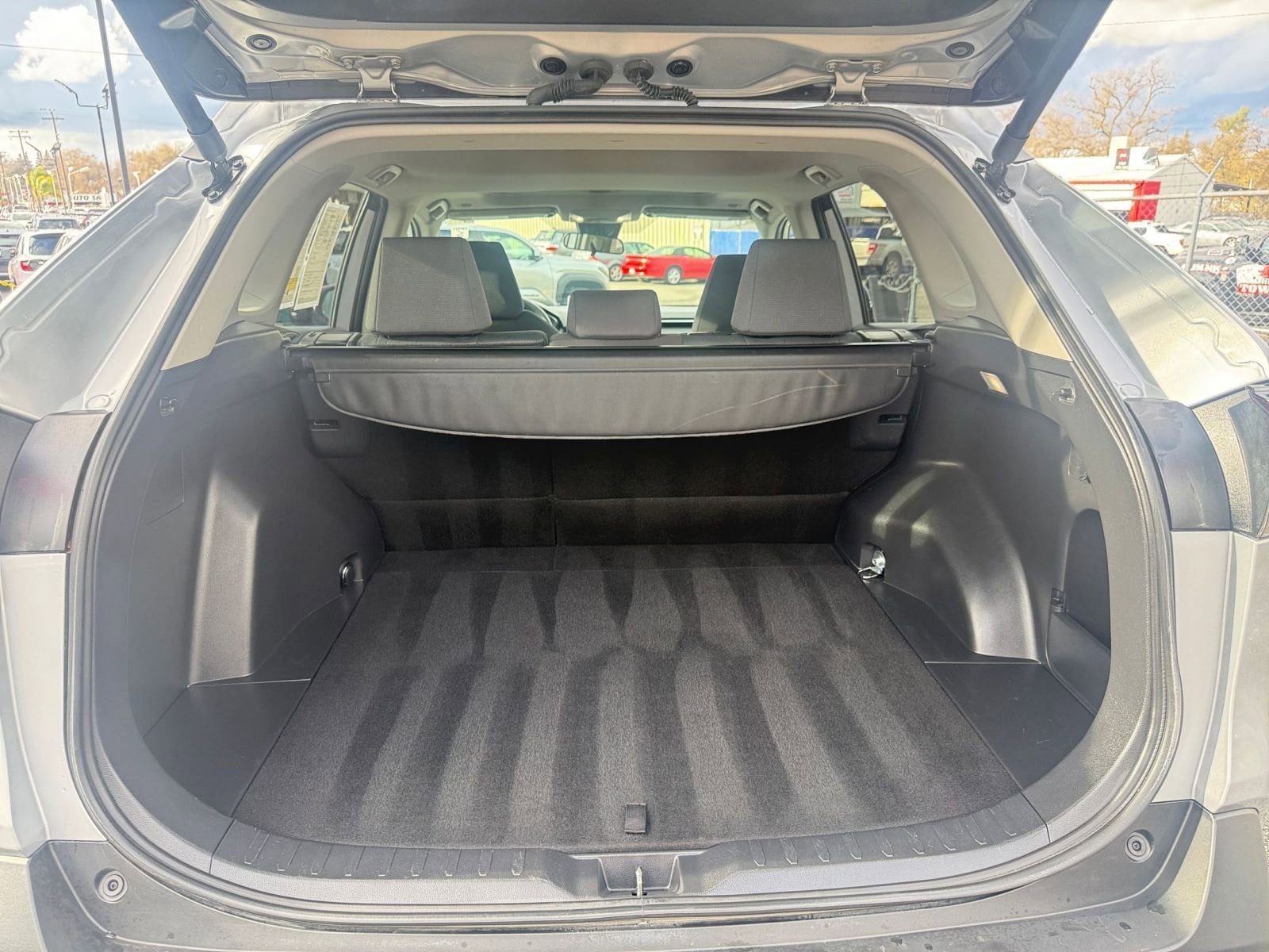 Thumbnail: 2025 Toyota RAV4 - 33