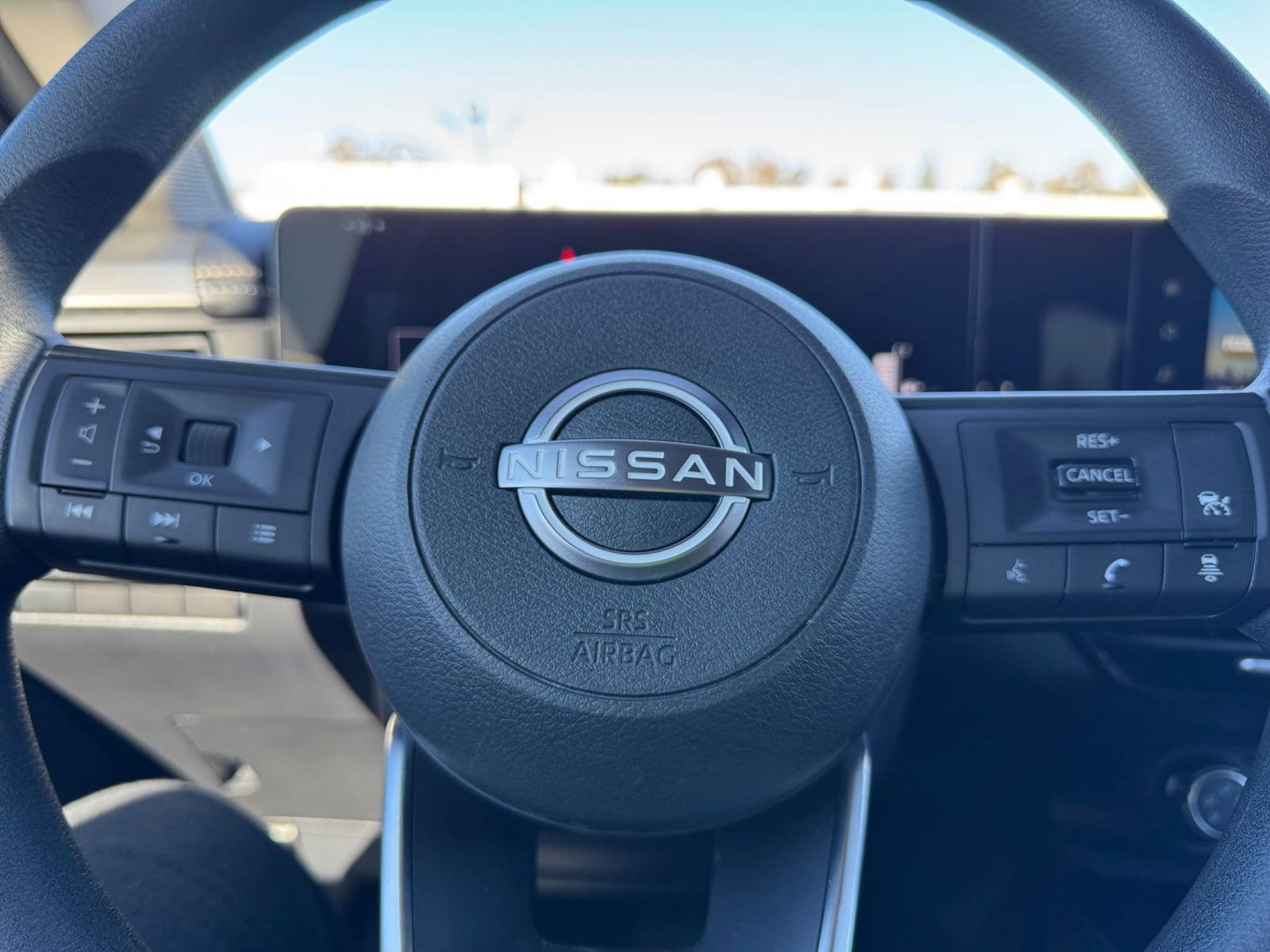 Thumbnail: 2025 Nissan Kicks - 25