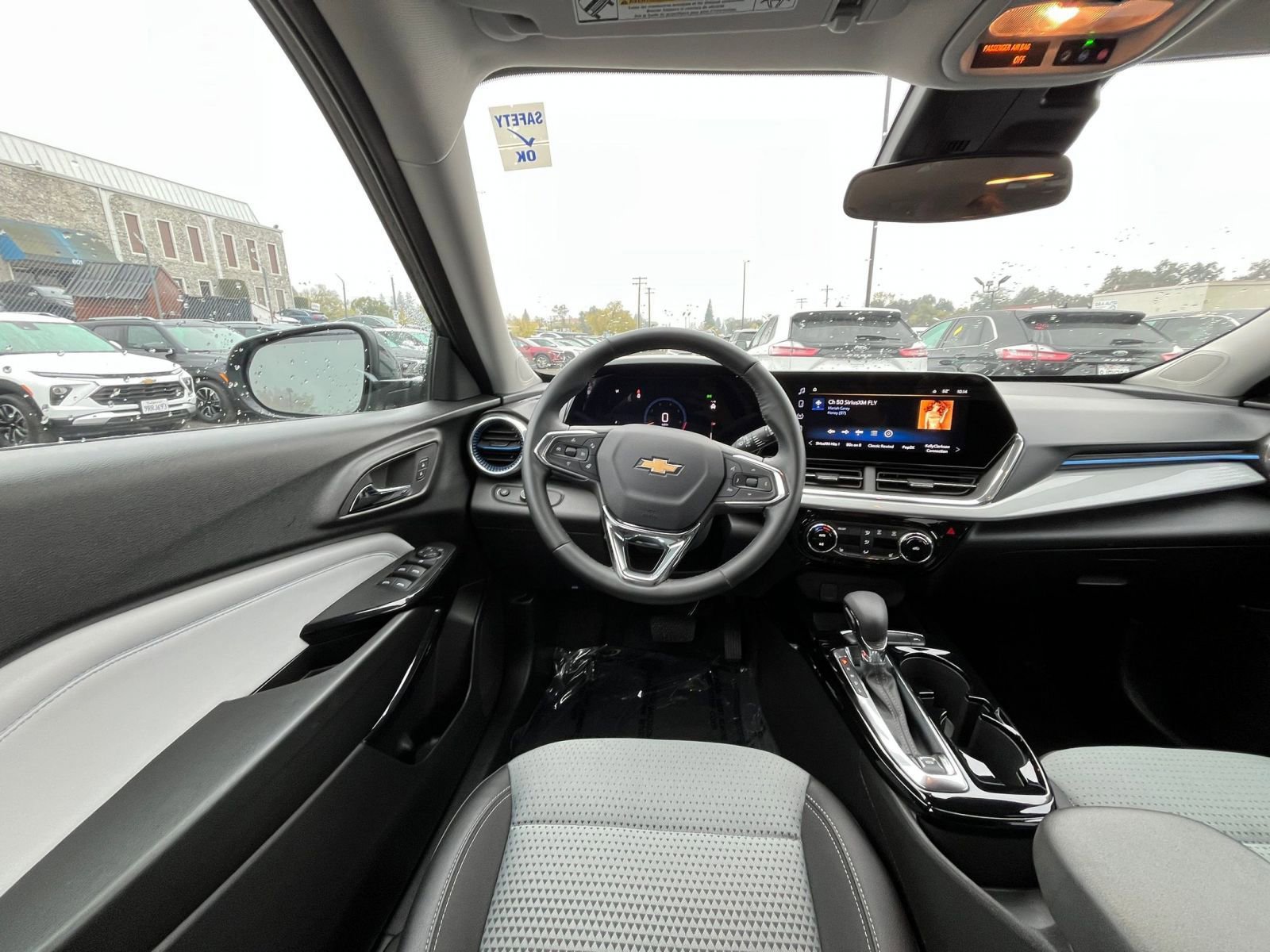 Thumbnail: 2025 Chevrolet Trax - 32