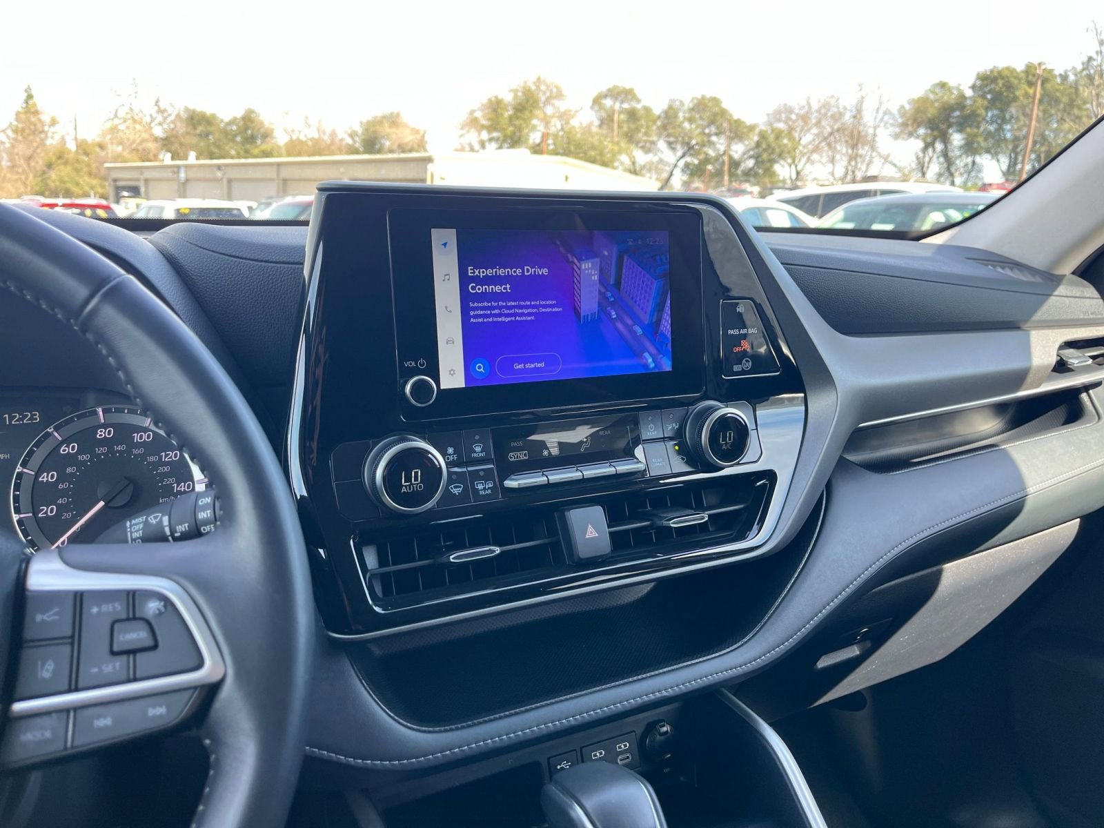 Thumbnail: 2025 Toyota Highlander - 17