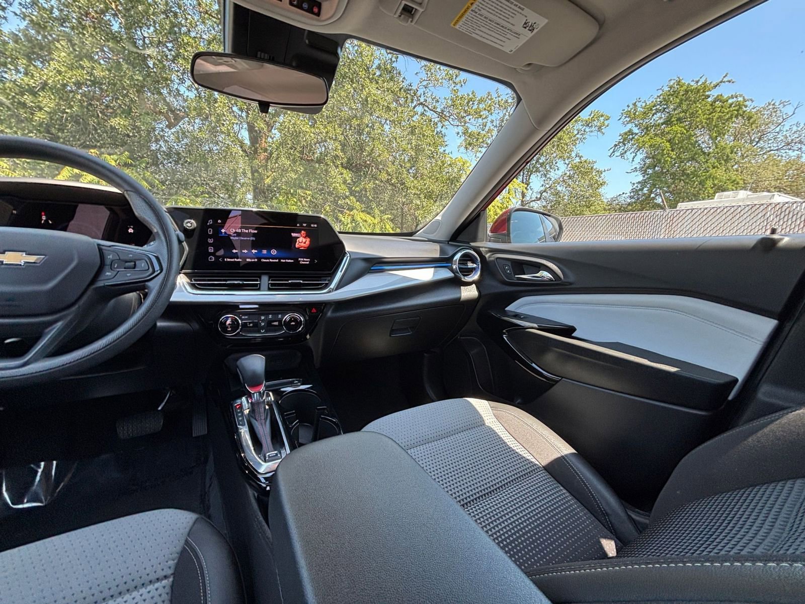 Thumbnail: 2025 Chevrolet Trax - 34