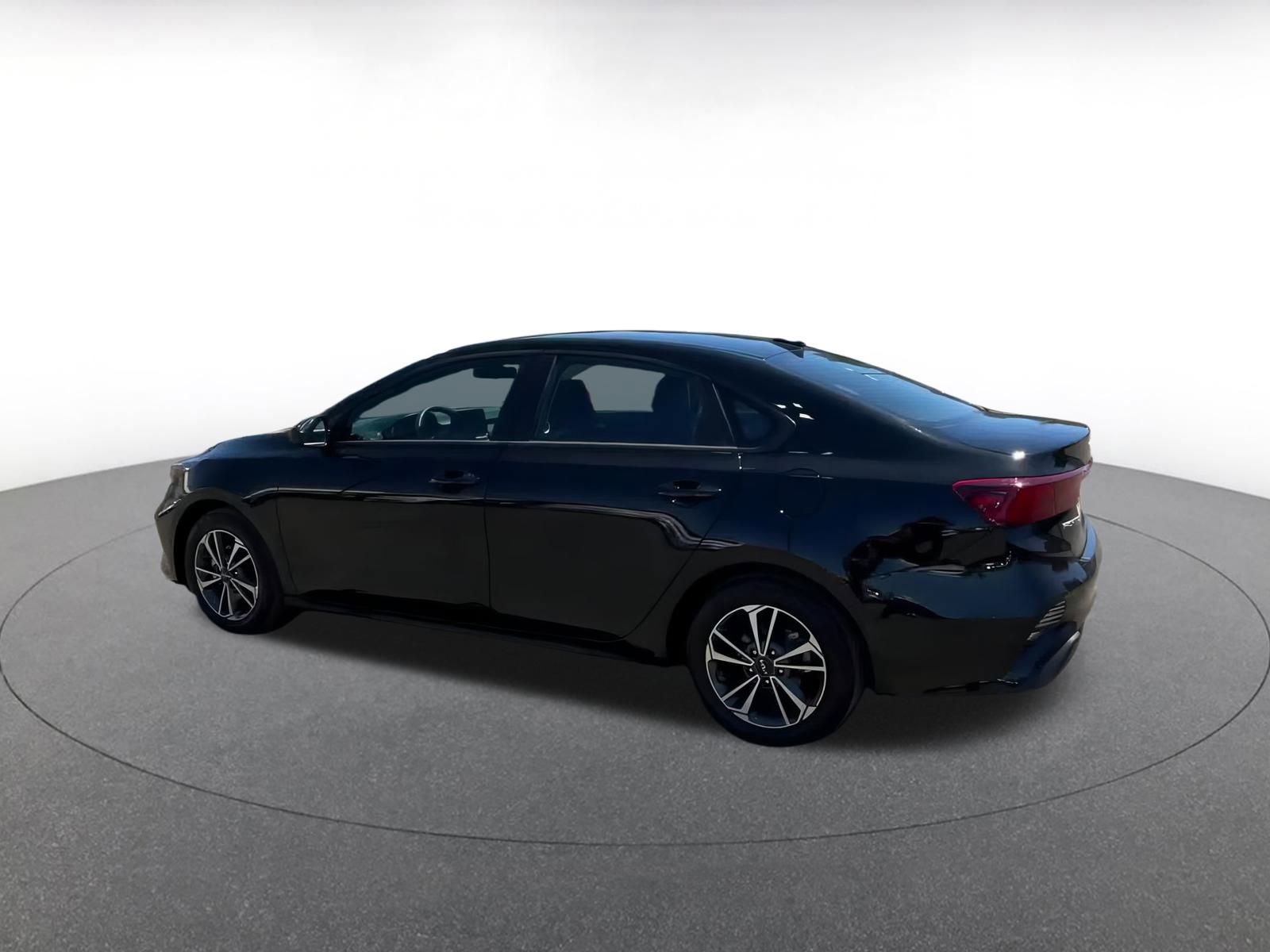 Thumbnail: 2024 Kia Forte - 10
