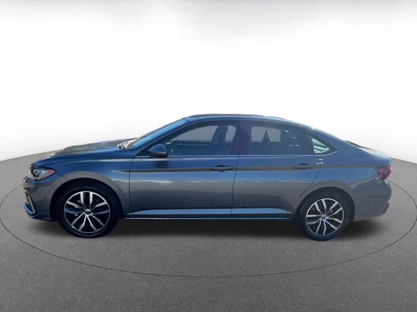 Thumbnail: 2025 Volkswagen Jetta - 9