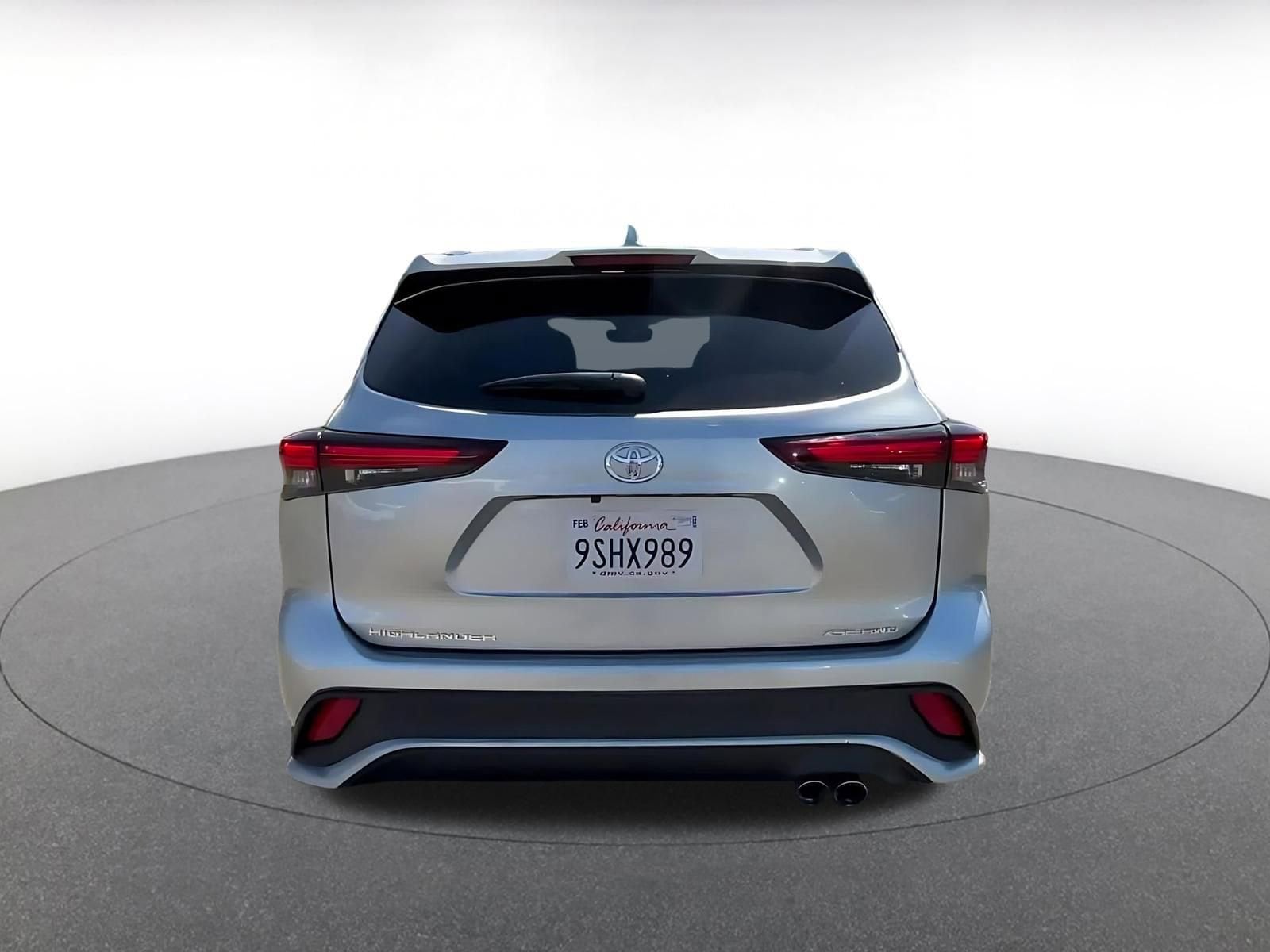 Thumbnail: 2025 Toyota Highlander - 12