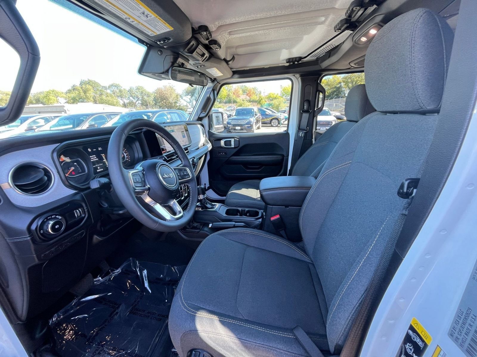 Thumbnail: 2025 Jeep Wrangler - 25