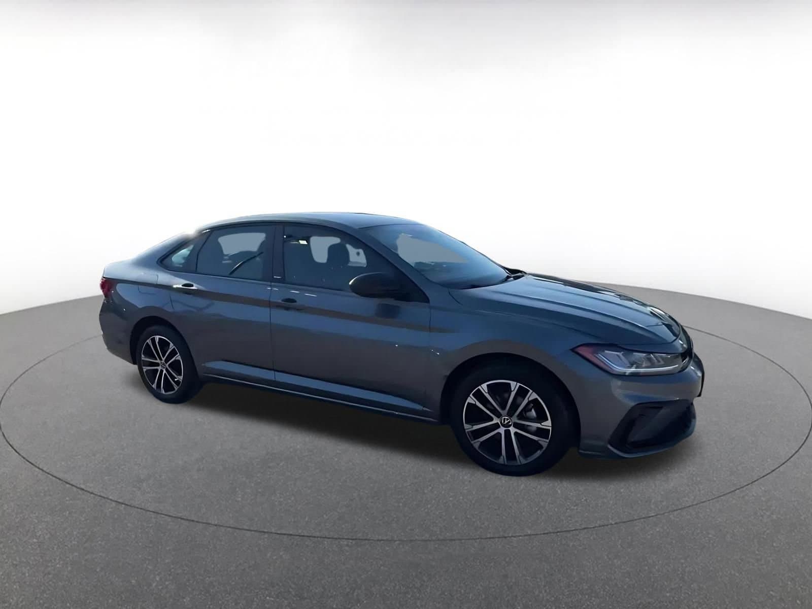 Thumbnail: 2025 Volkswagen Jetta - 2