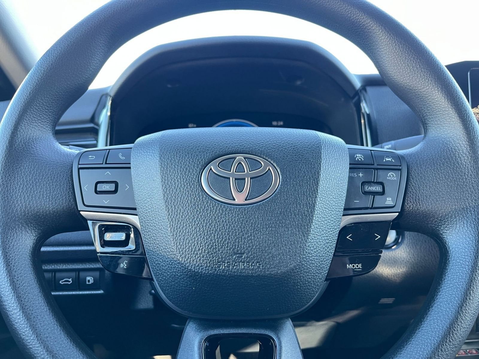 Thumbnail: 2025 Toyota Camry - 27