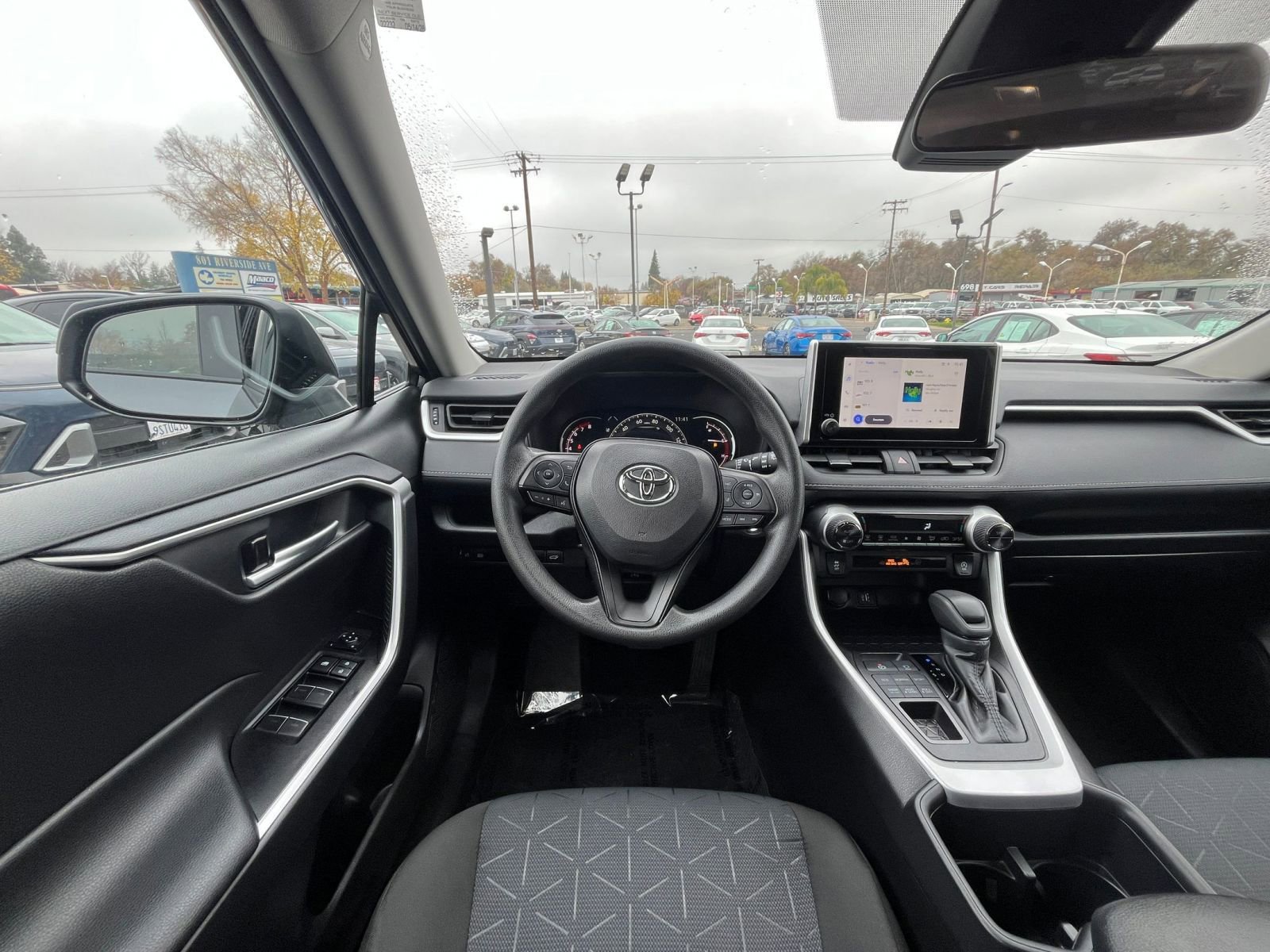 Thumbnail: 2025 Toyota RAV4 - 35