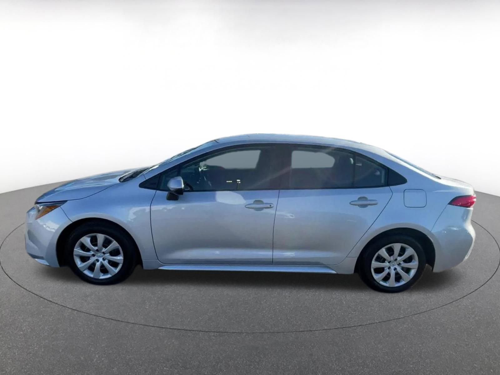 Thumbnail: 2023 Toyota Corolla - 9